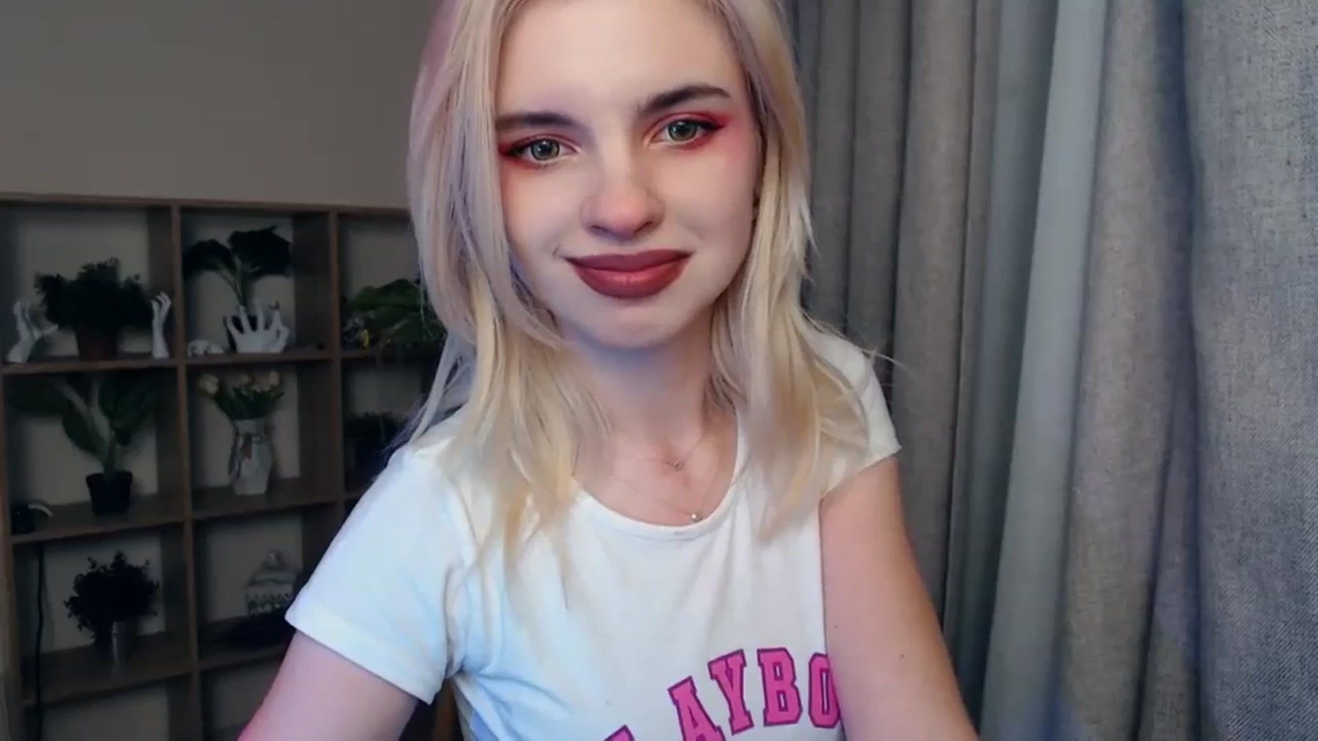Gallery image thumbnail from Erineys's myfreecams stream on, 02/03/2024, 16:42 image 17 of 20