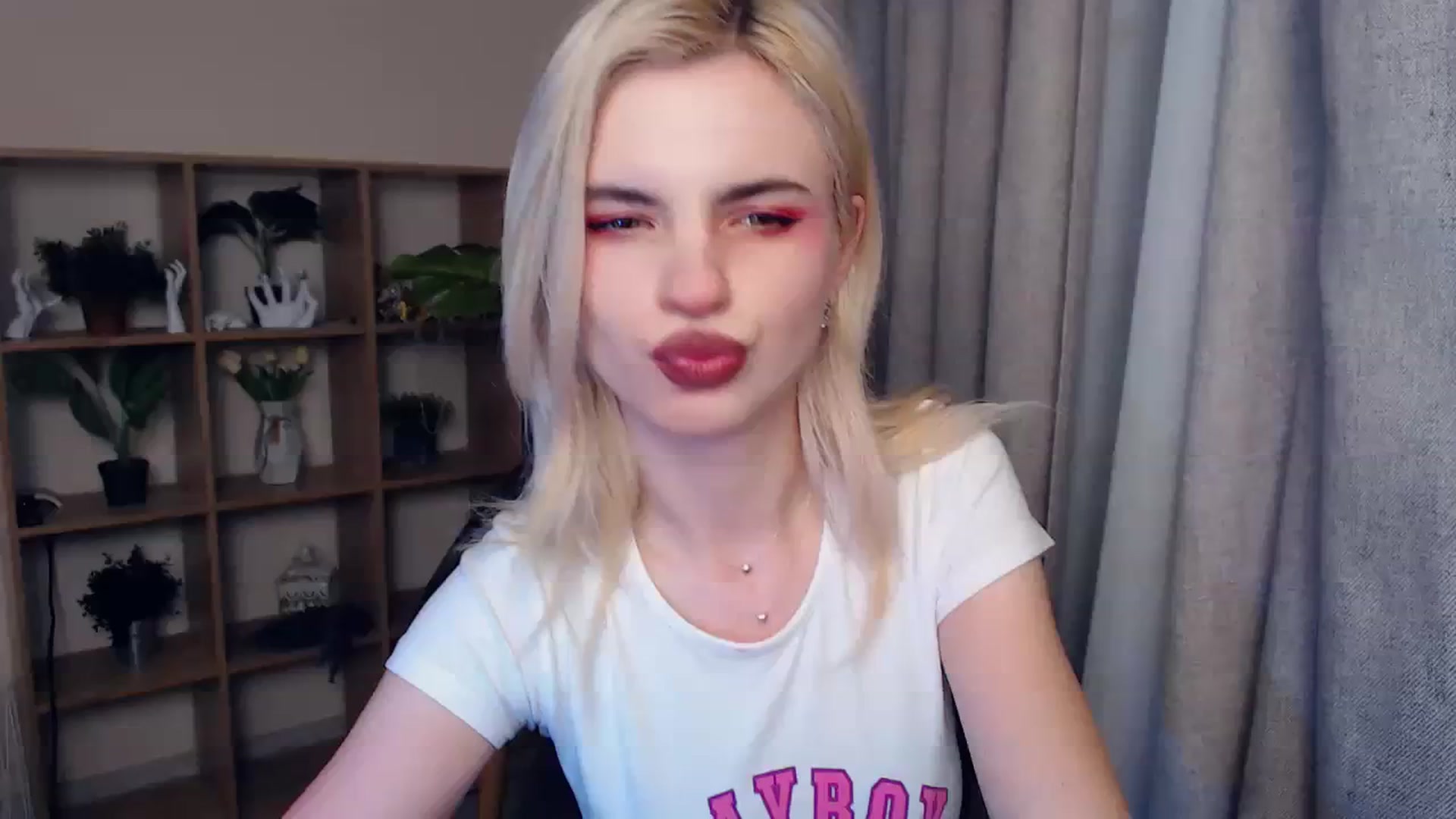 Gallery image thumbnail from Erineys's myfreecams stream on, 02/03/2024, 16:42 image 7 of 20
