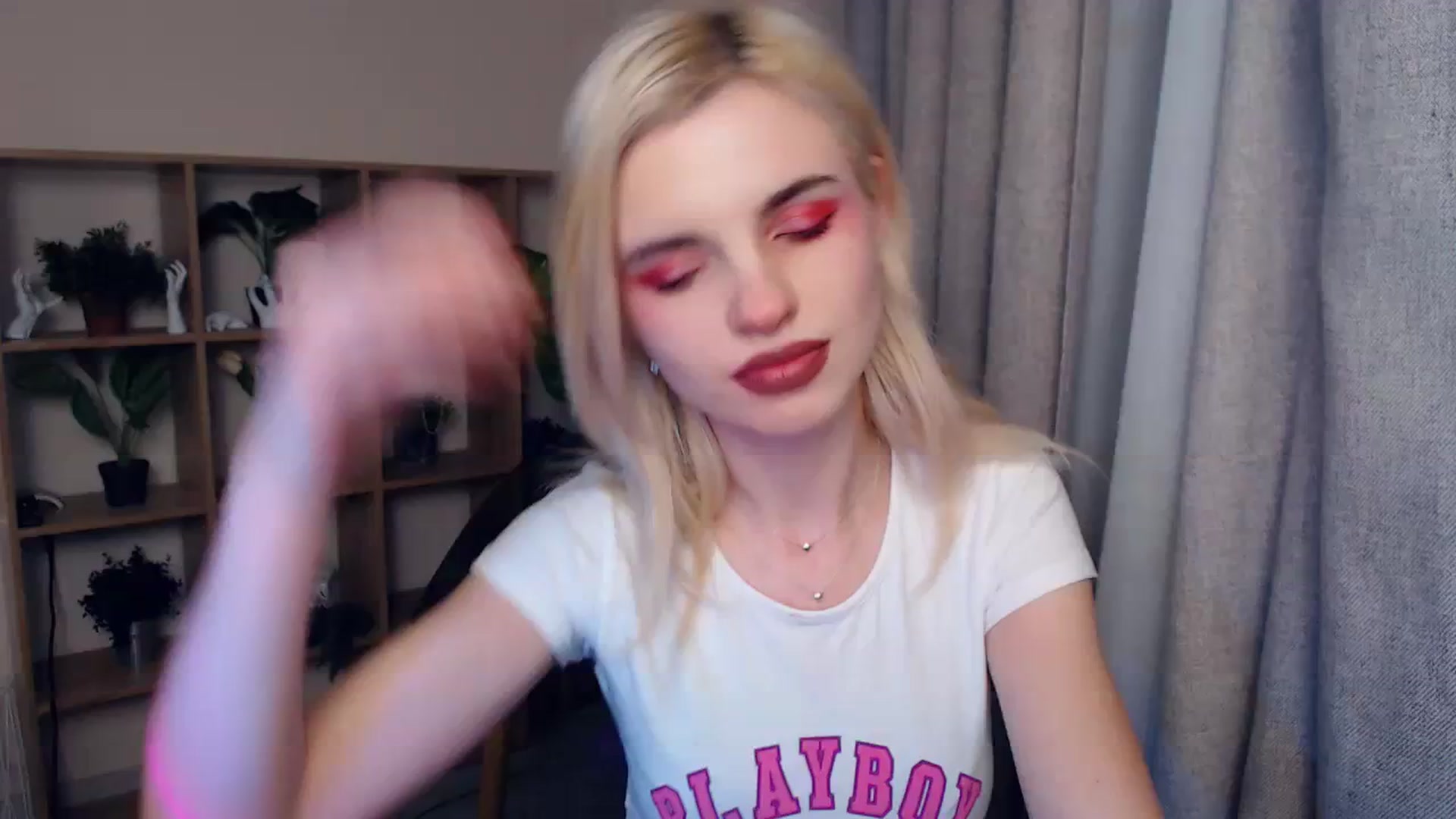 Gallery image thumbnail from Erineys's myfreecams stream on, 02/03/2024, 16:42 image 9 of 20