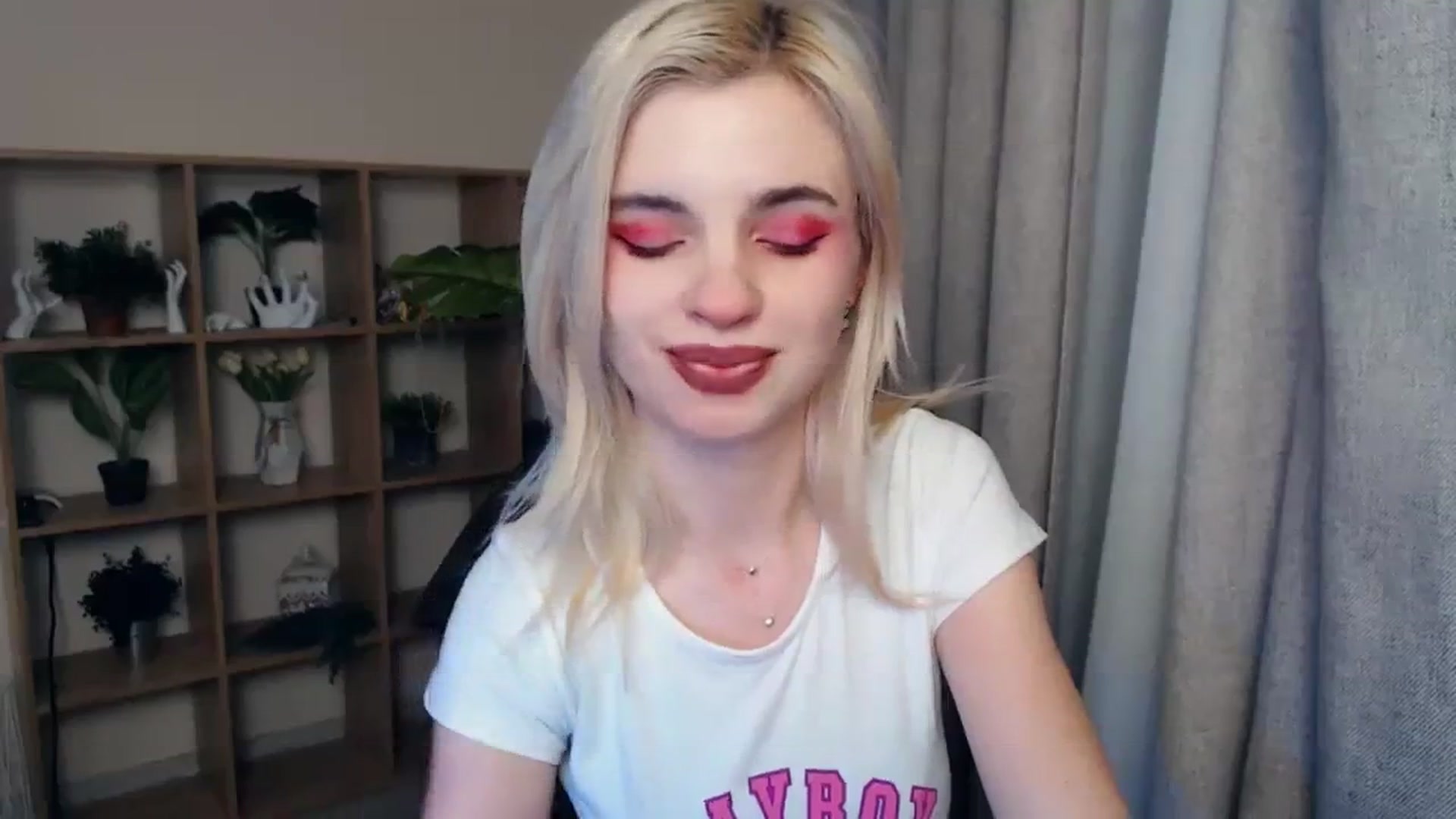 Gallery image thumbnail from Erineys's myfreecams stream on, 02/03/2024, 16:42 image 14 of 20