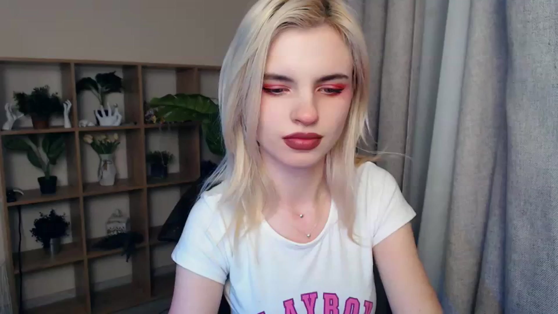 Gallery image thumbnail from Erineys's myfreecams stream on, 02/03/2024, 16:42 image 15 of 20