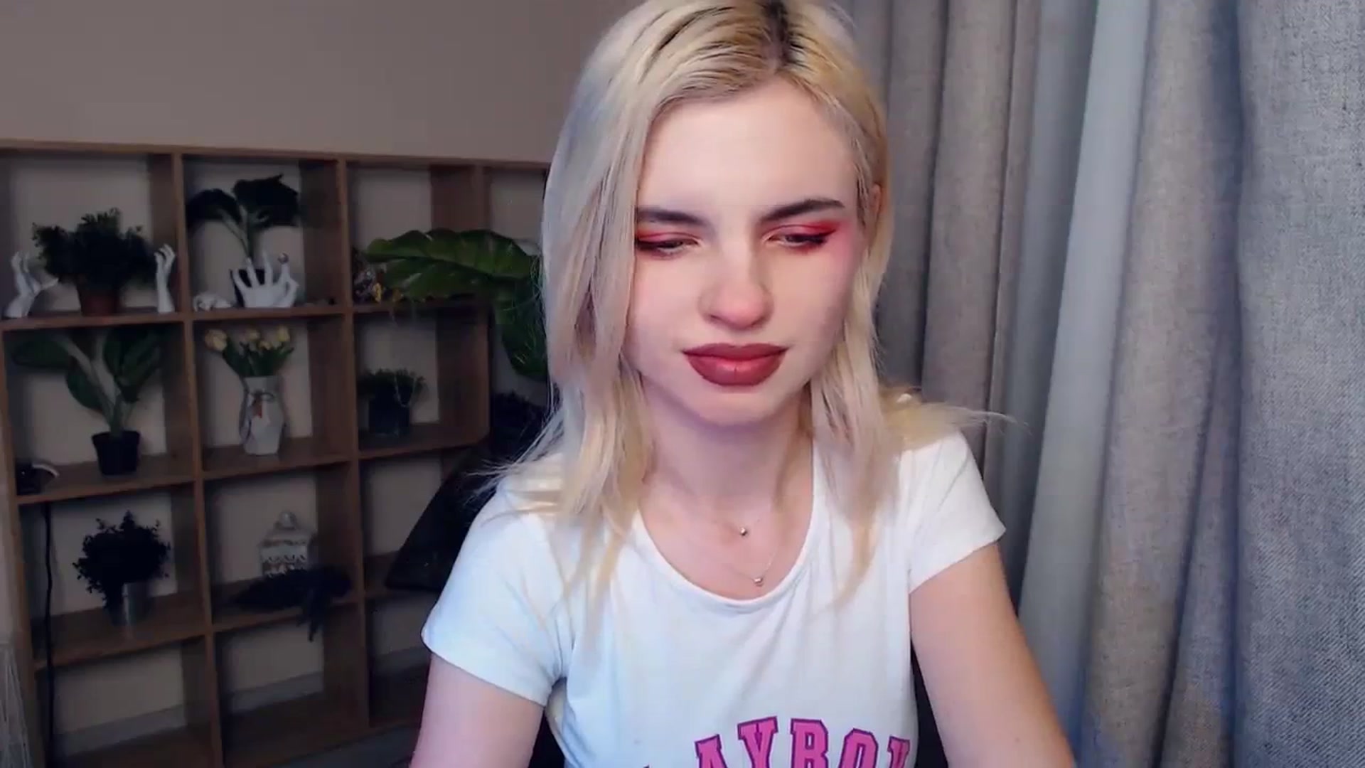 Gallery image thumbnail from Erineys's myfreecams stream on, 02/03/2024, 16:42 image 8 of 20