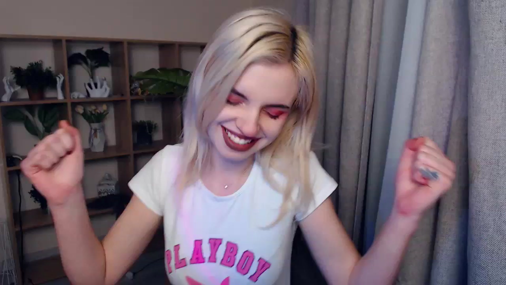 Gallery image thumbnail from Erineys's myfreecams stream on, 02/03/2024, 17:48 image 3 of 20