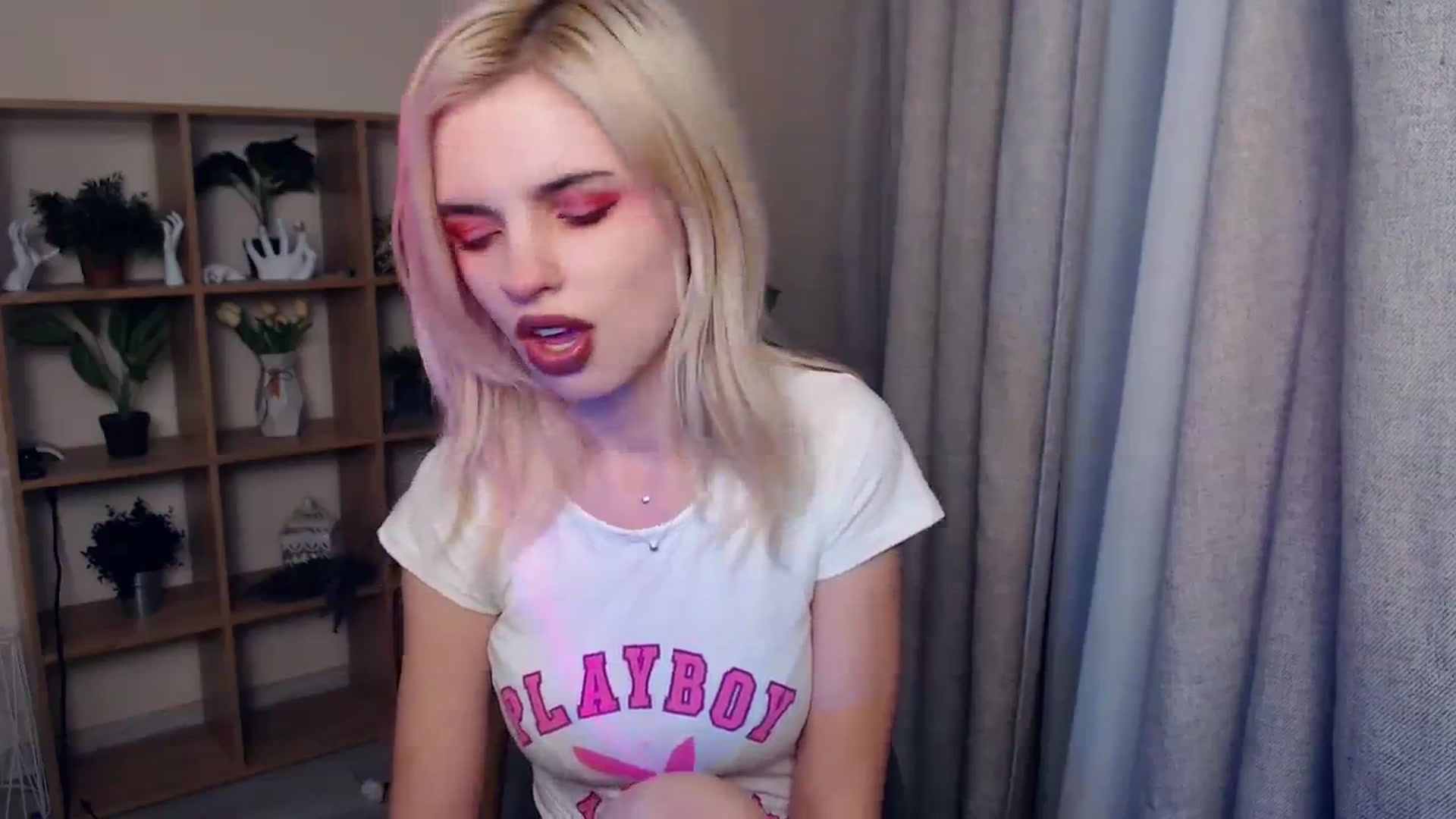 Gallery image thumbnail from Erineys's myfreecams stream on, 02/03/2024, 17:48 image 15 of 20