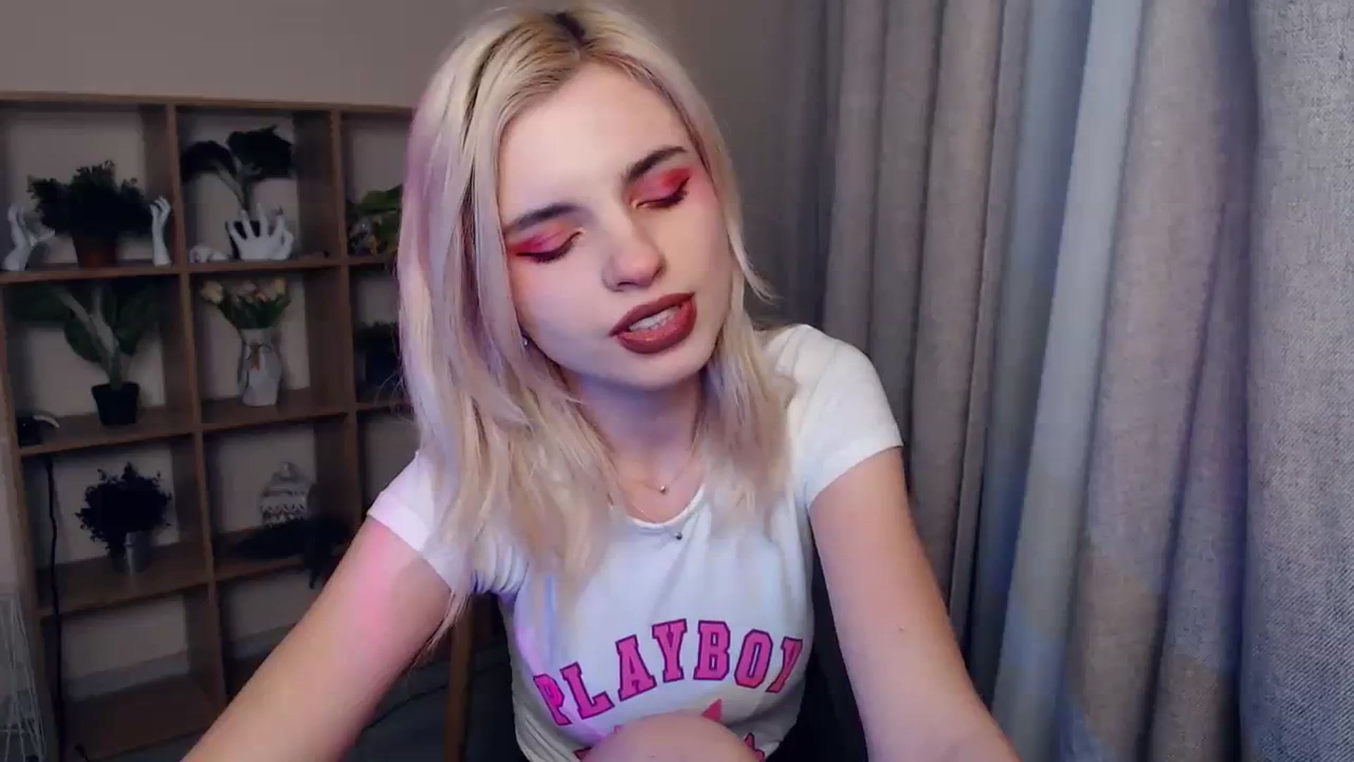 Gallery image thumbnail from Erineys's myfreecams stream on, 02/03/2024, 17:48 image 11 of 20