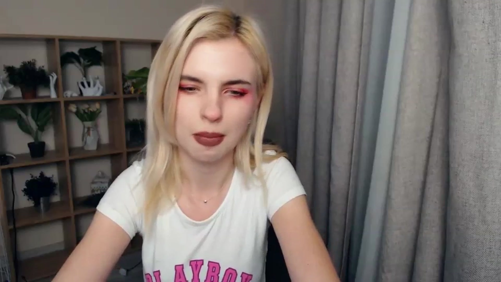 Gallery image thumbnail from Erineys's myfreecams stream on, 02/03/2024, 18:44 image 17 of 20