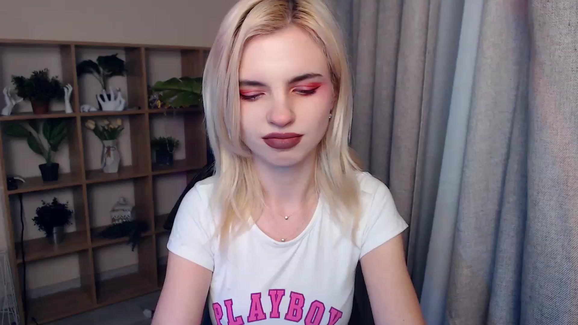 Gallery image thumbnail from Erineys's myfreecams stream on, 02/03/2024, 18:44 image 5 of 20