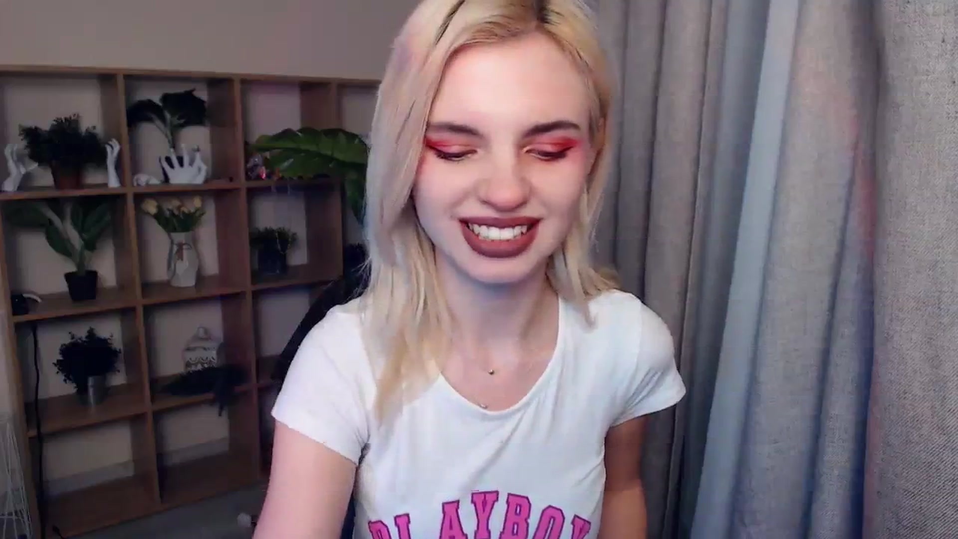 Gallery image thumbnail from Erineys's myfreecams stream on, 02/03/2024, 18:44 image 2 of 20