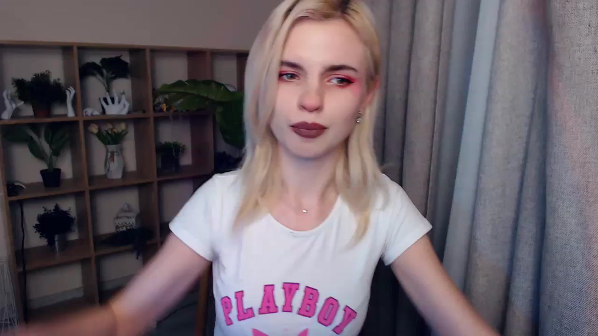 Gallery image thumbnail from Erineys's myfreecams stream on, 02/03/2024, 18:44 image 10 of 20