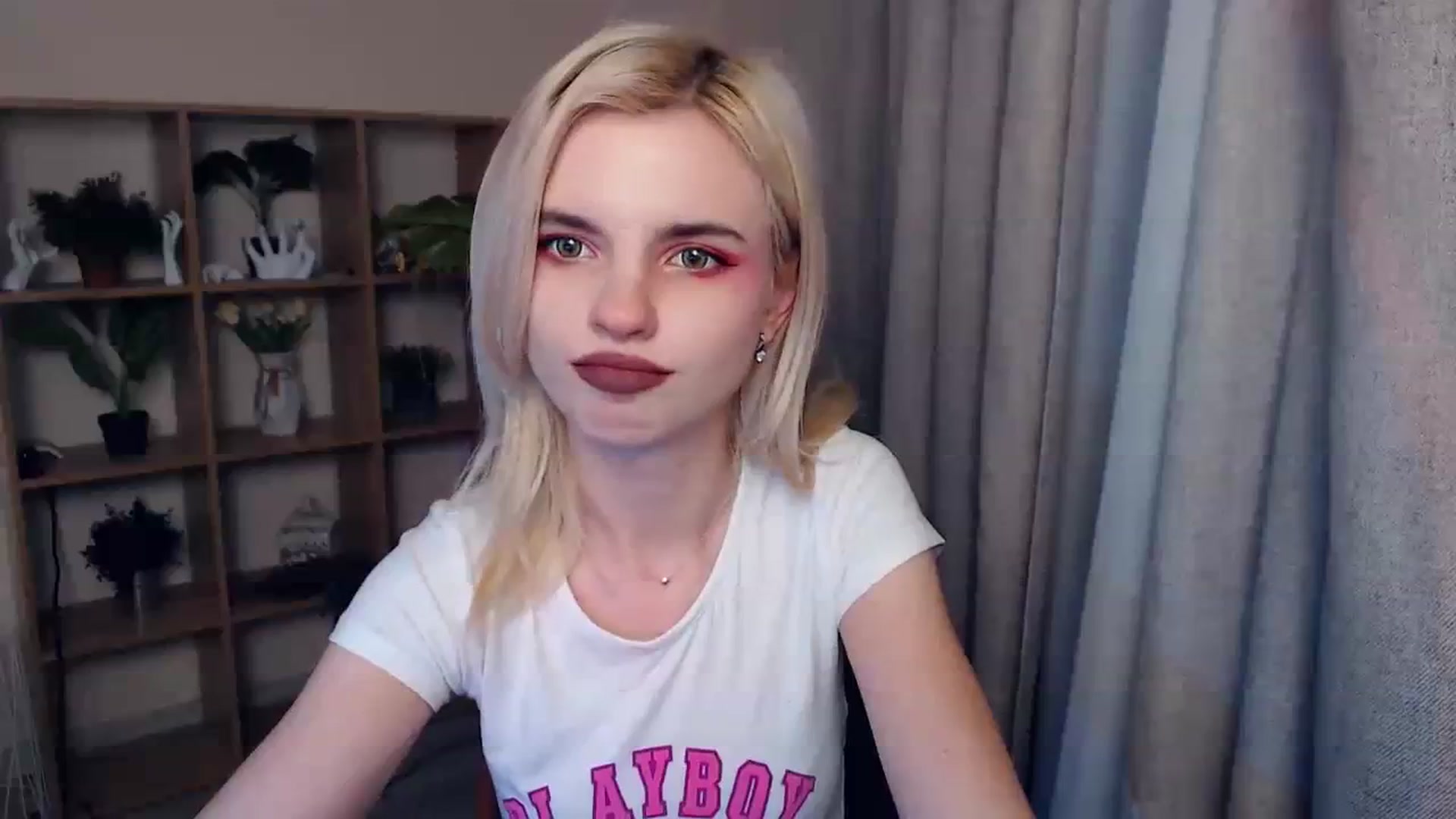 Gallery image thumbnail from Erineys's myfreecams stream on, 02/03/2024, 18:44 image 8 of 20