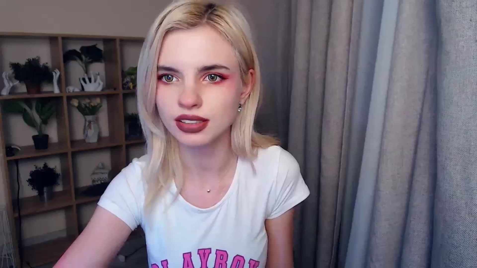 Gallery image thumbnail from Erineys's myfreecams stream on, 02/03/2024, 18:44 image 16 of 20