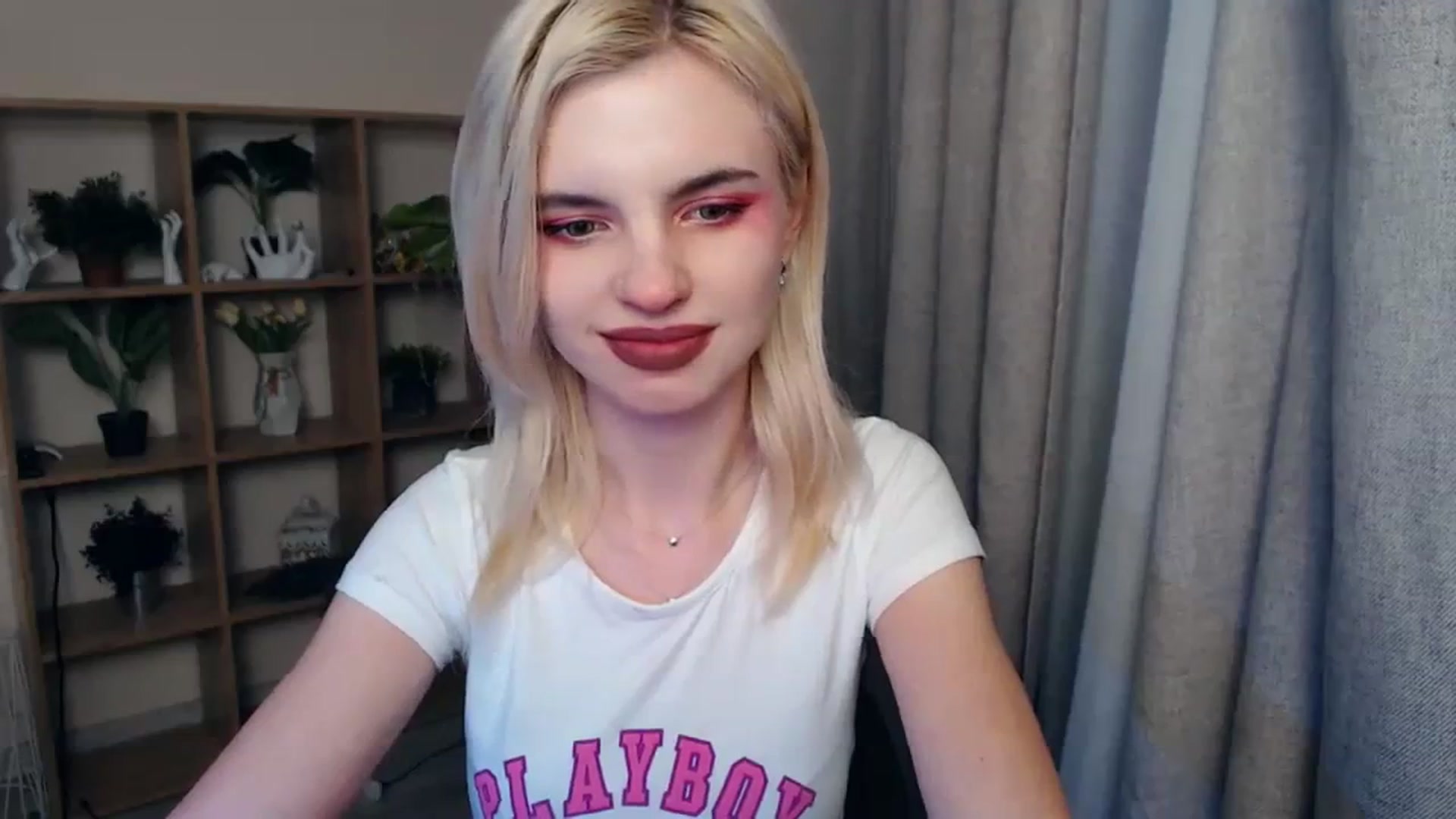 Gallery image thumbnail from Erineys's myfreecams stream on, 02/03/2024, 18:44 image 13 of 20
