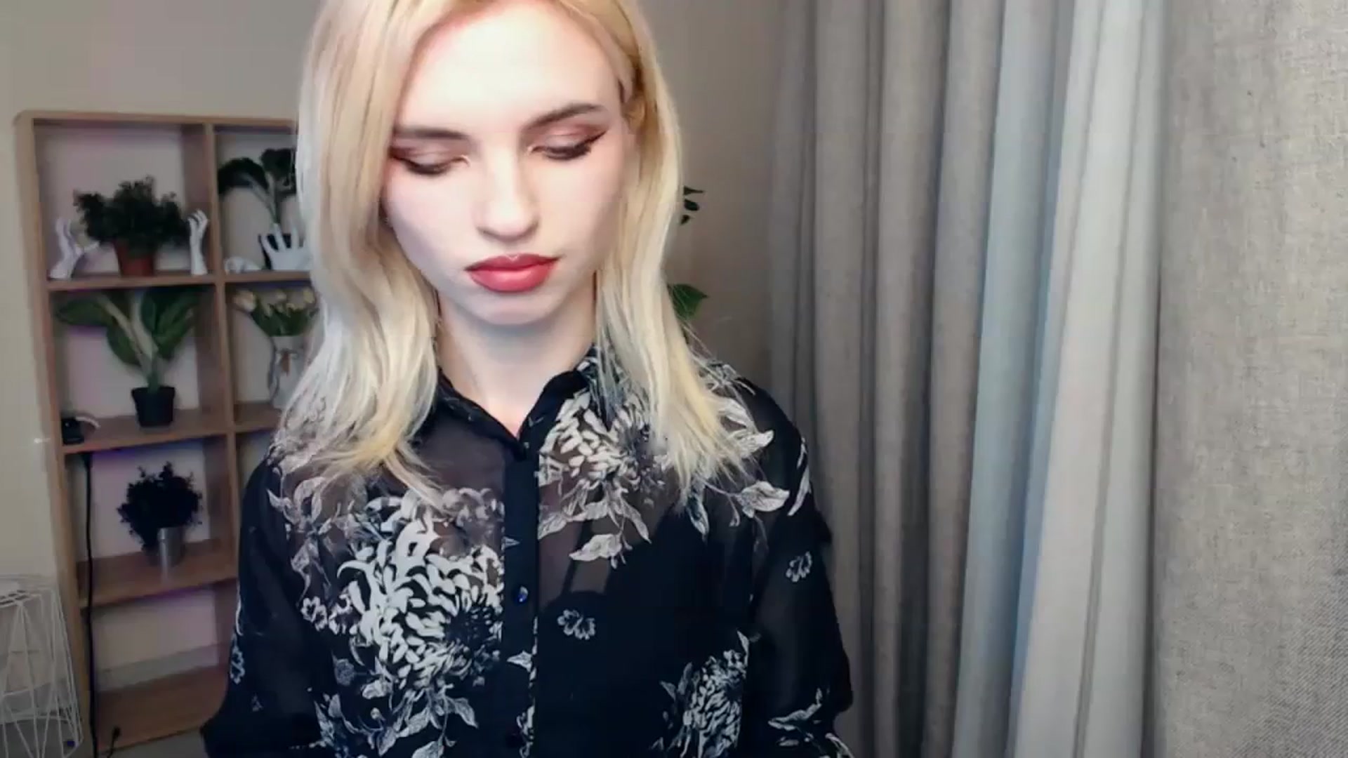 Gallery image thumbnail from Erineys's myfreecams stream on, 02/04/2024, 16:01 image 10 of 20