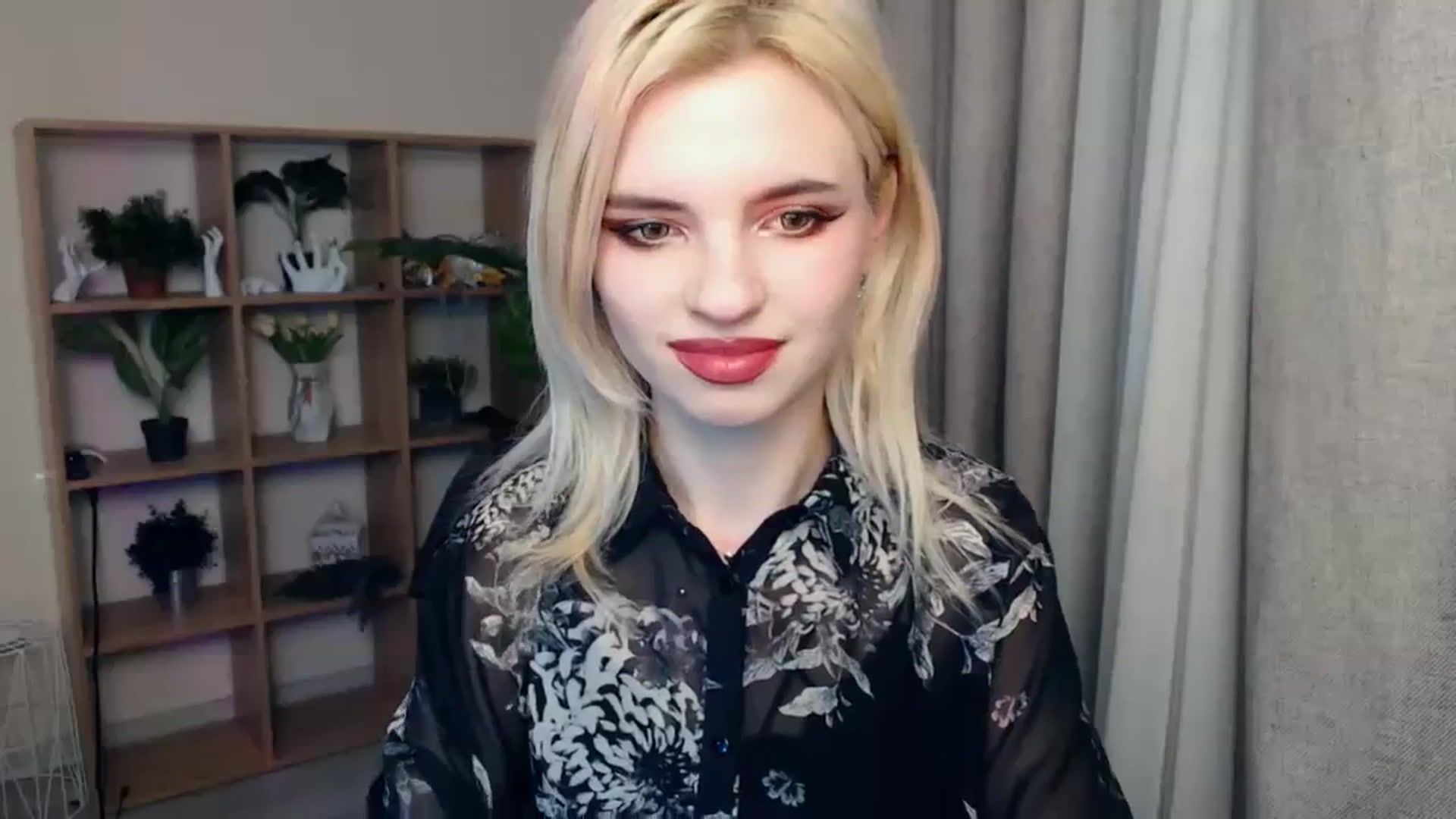 Gallery image thumbnail from Erineys's myfreecams stream on, 02/04/2024, 16:01 image 6 of 20
