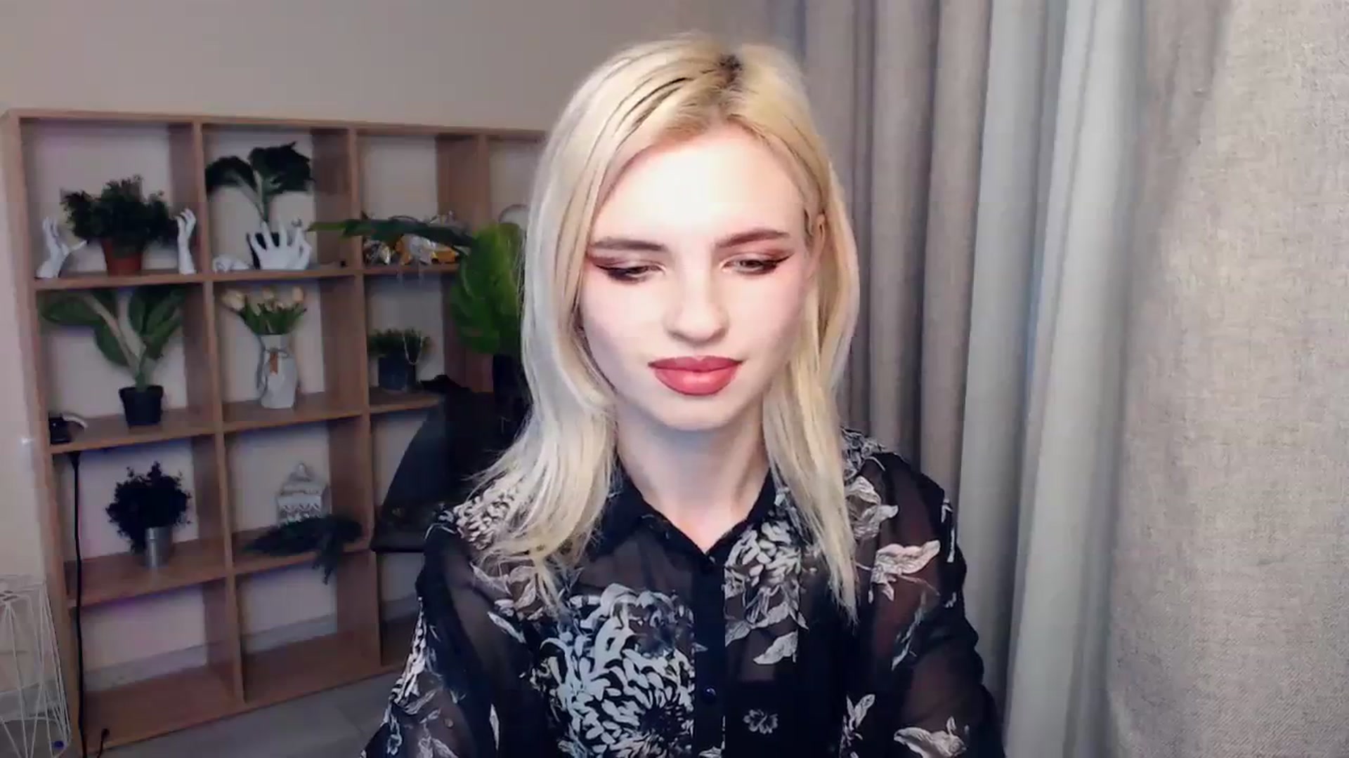 Gallery image thumbnail from Erineys's myfreecams stream on, 02/04/2024, 16:55 image 15 of 20