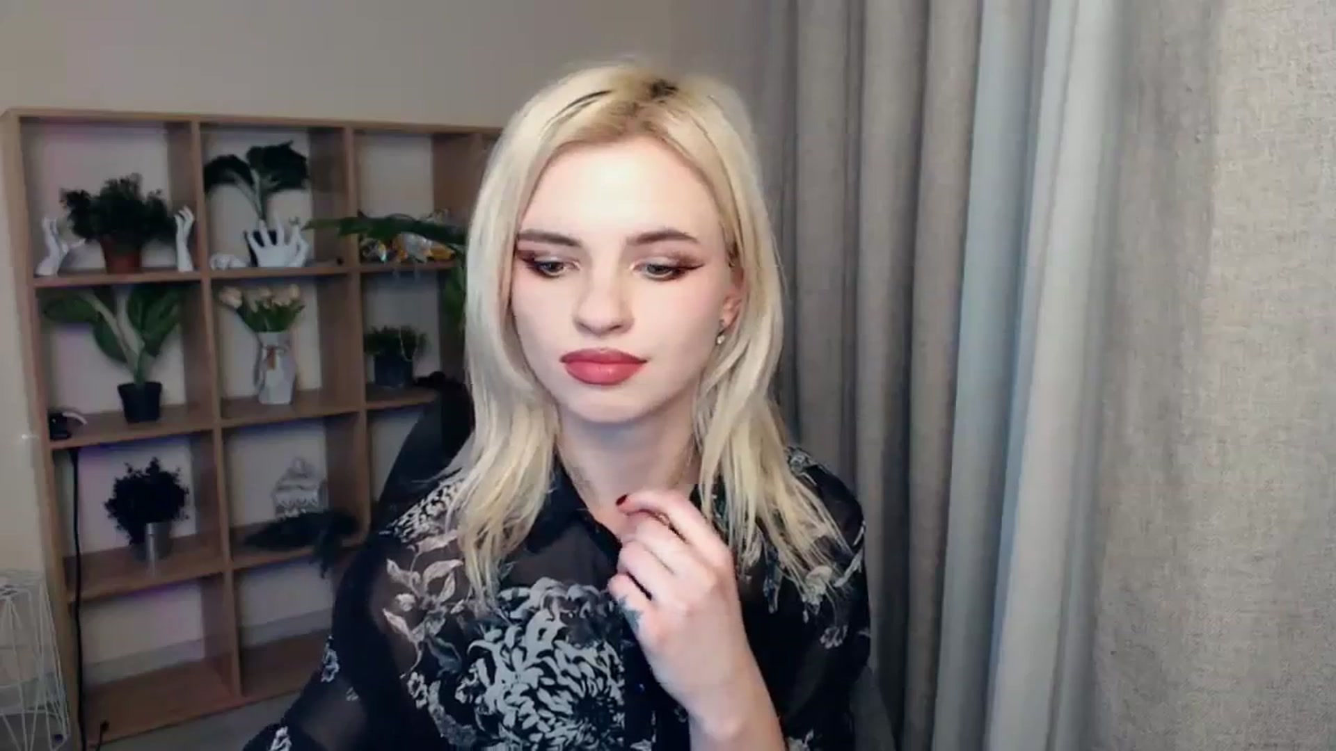 Gallery image thumbnail from Erineys's myfreecams stream on, 02/04/2024, 16:55 image 4 of 20