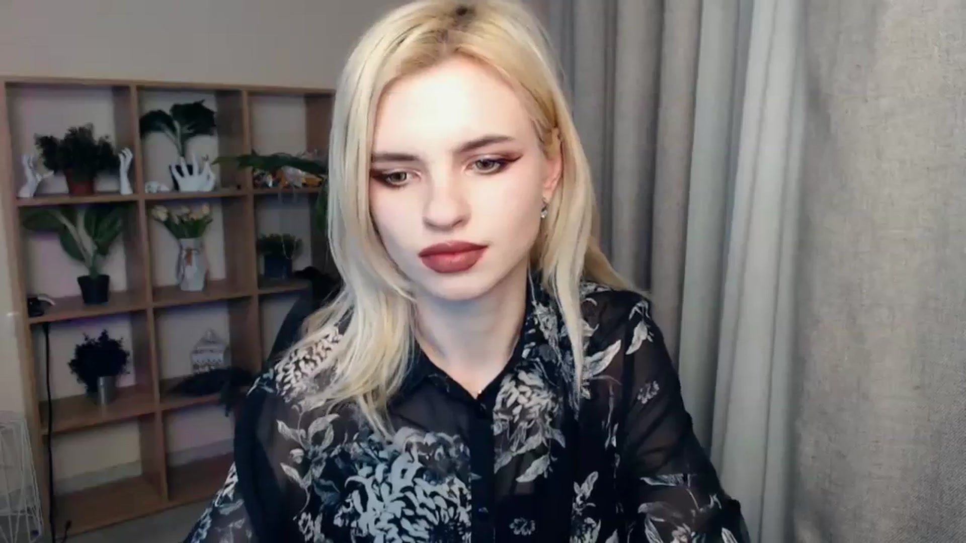 Gallery image thumbnail from Erineys's myfreecams stream on, 02/04/2024, 18:32 image 7 of 20