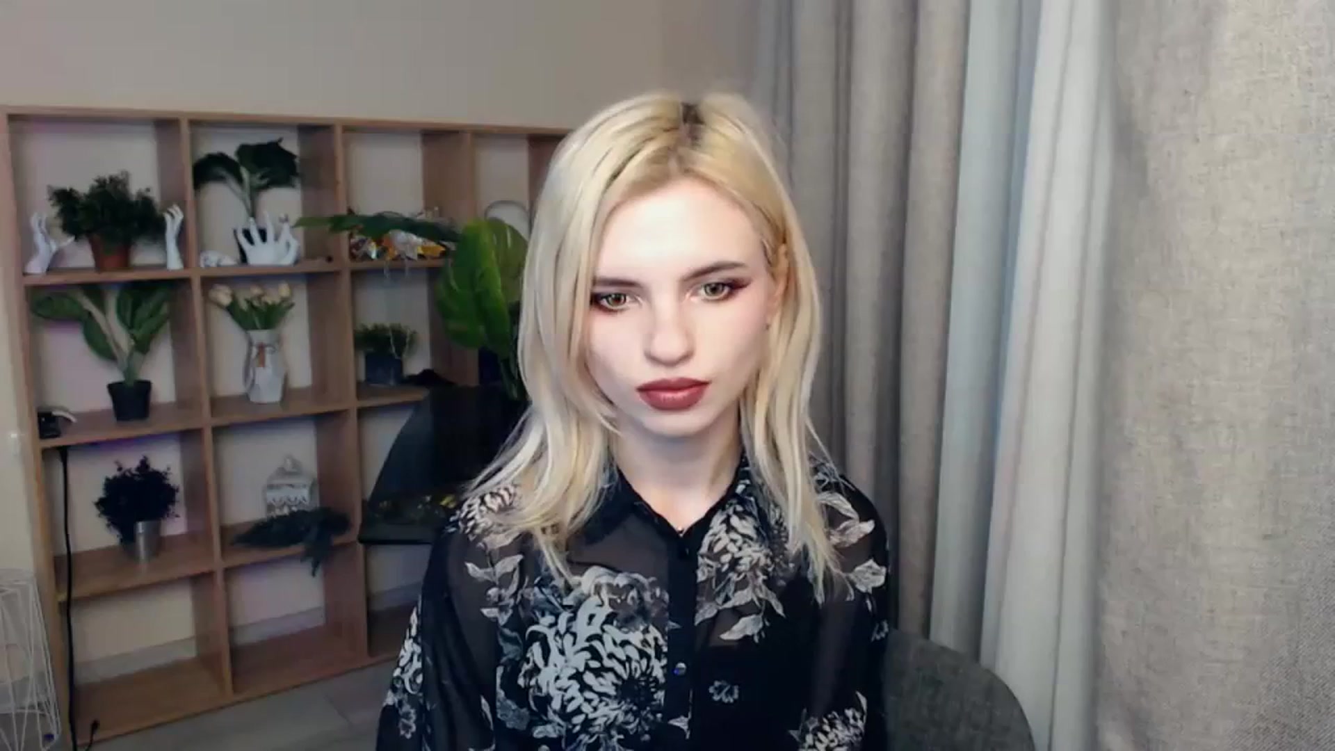 Gallery image thumbnail from Erineys's myfreecams stream on, 02/04/2024, 18:32 image 4 of 20