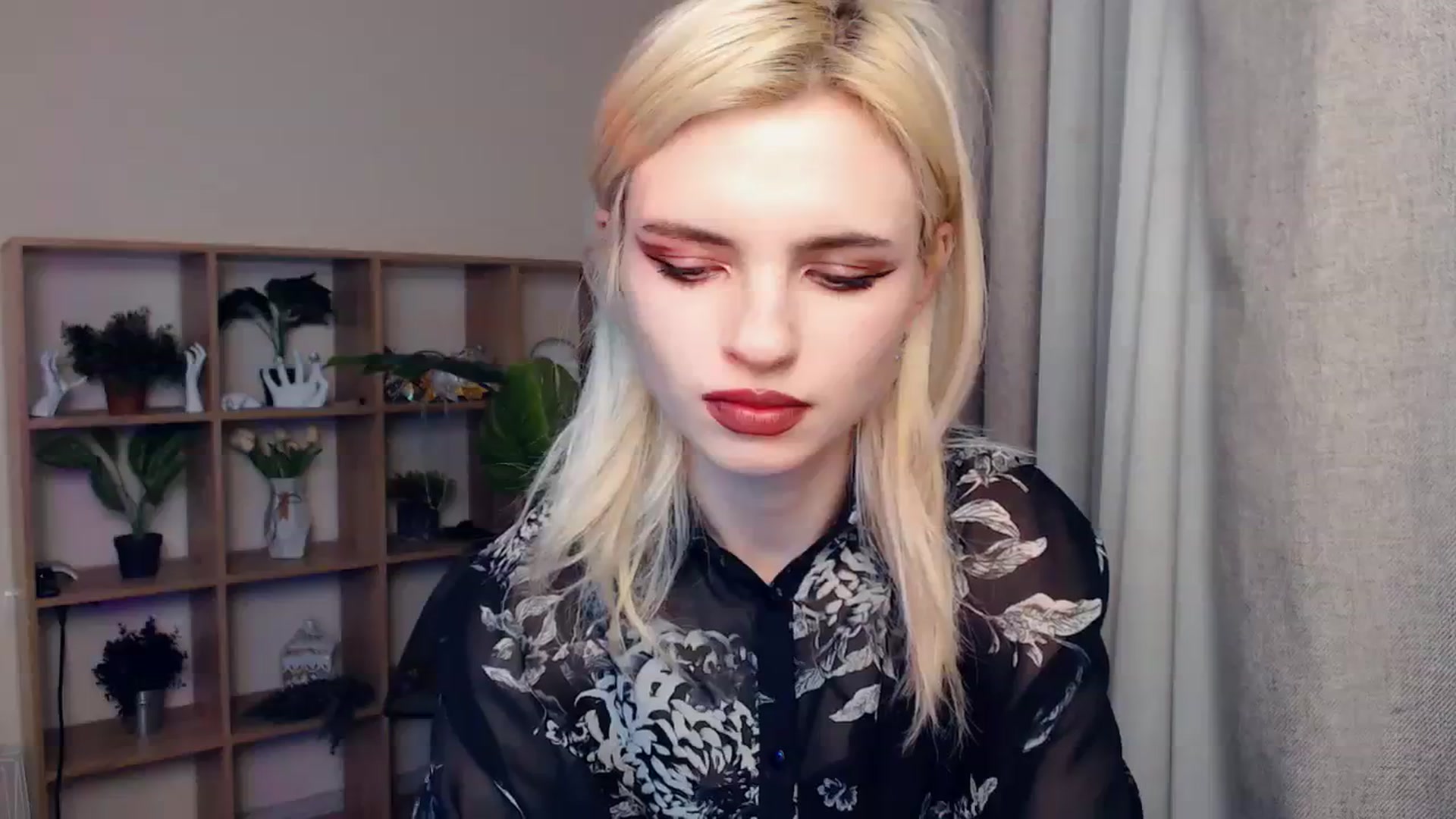 Gallery image thumbnail from Erineys's myfreecams stream on, 02/04/2024, 18:32 image 18 of 20