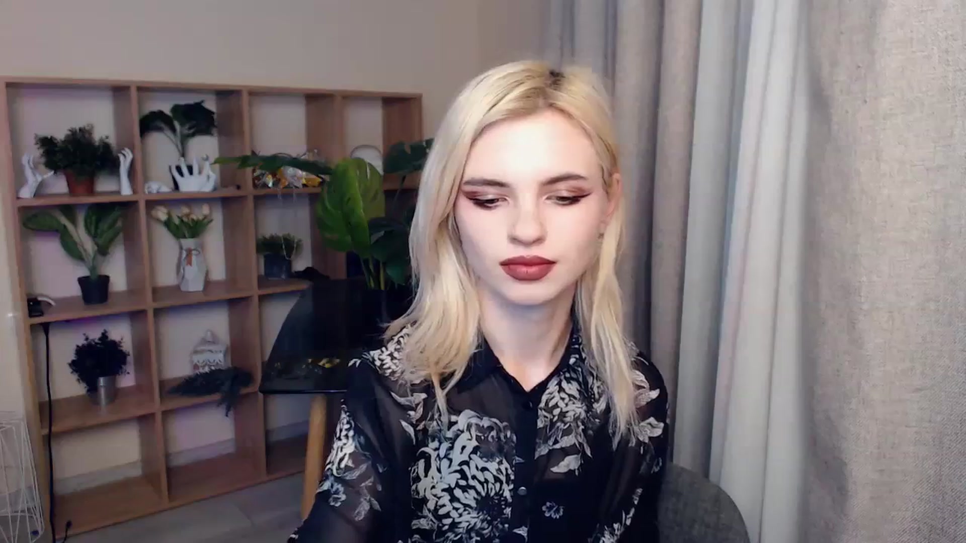 Gallery image thumbnail from Erineys's myfreecams stream on, 02/04/2024, 18:32 image 16 of 20