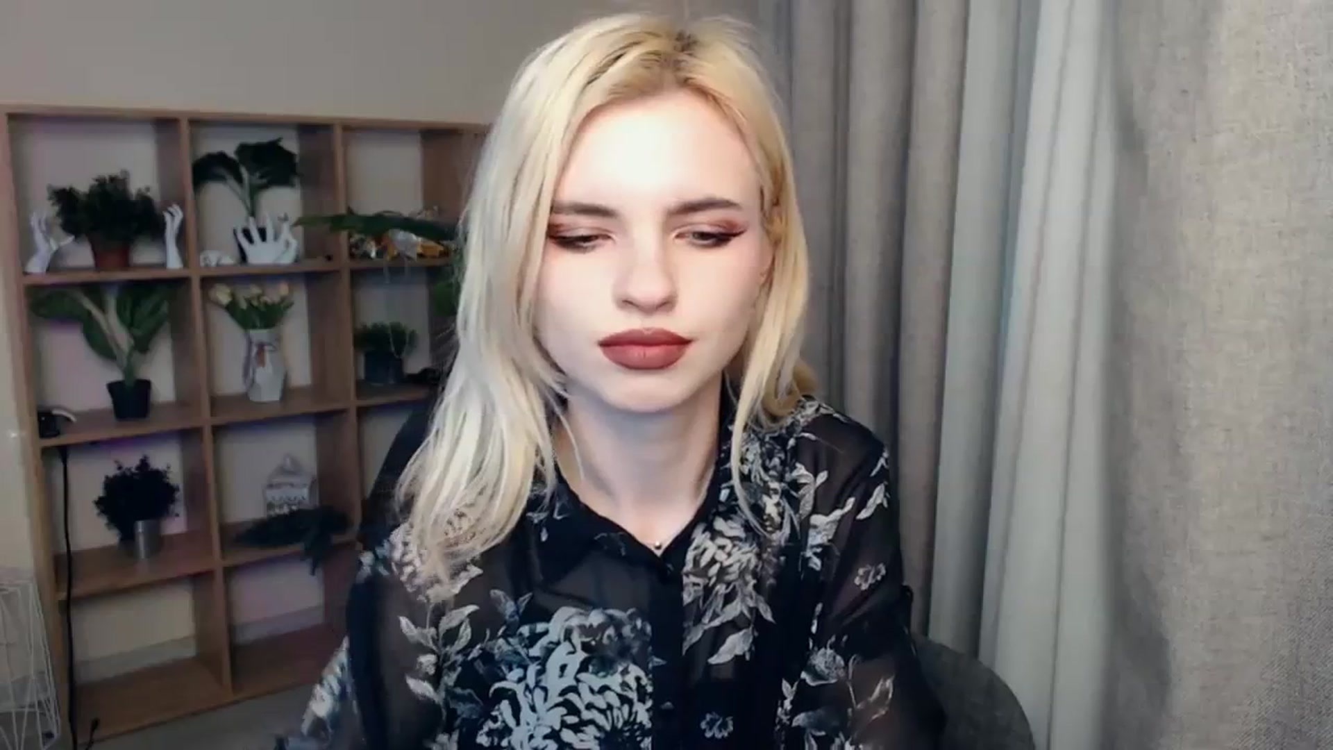 Gallery image thumbnail from Erineys's myfreecams stream on, 02/04/2024, 18:32 image 9 of 20