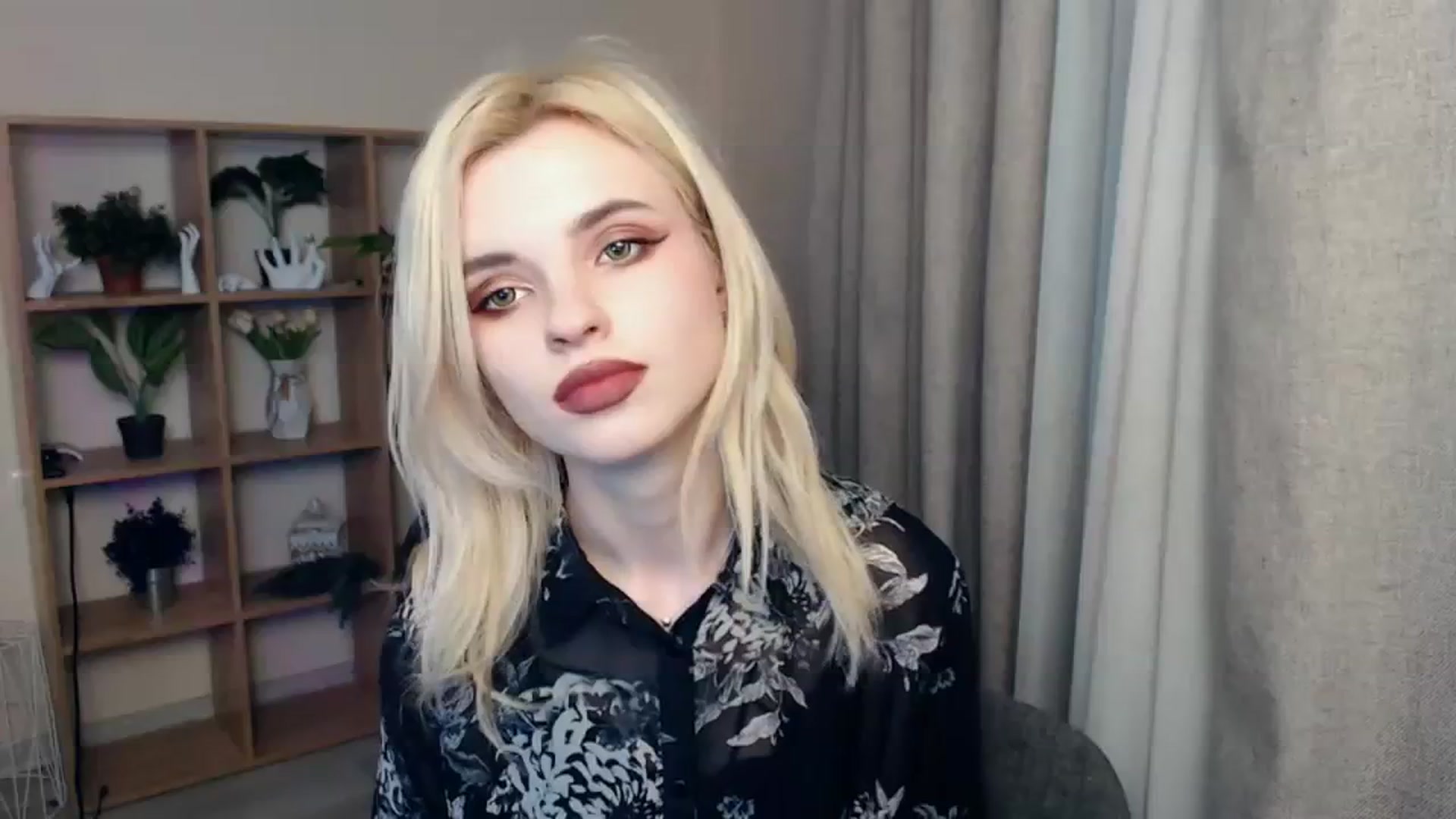 Gallery image thumbnail from Erineys's myfreecams stream on, 02/04/2024, 18:32 image 13 of 20