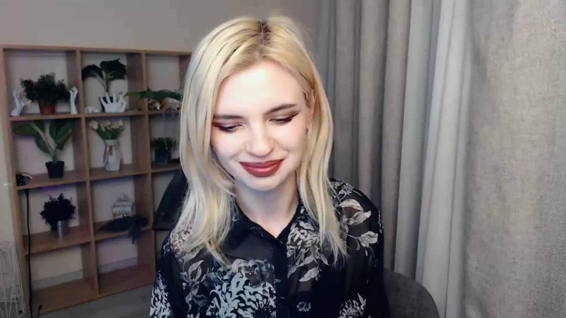 Gallery image thumbnail from Erineys's myfreecams stream on, 02/04/2024, 18:32 image 6 of 20