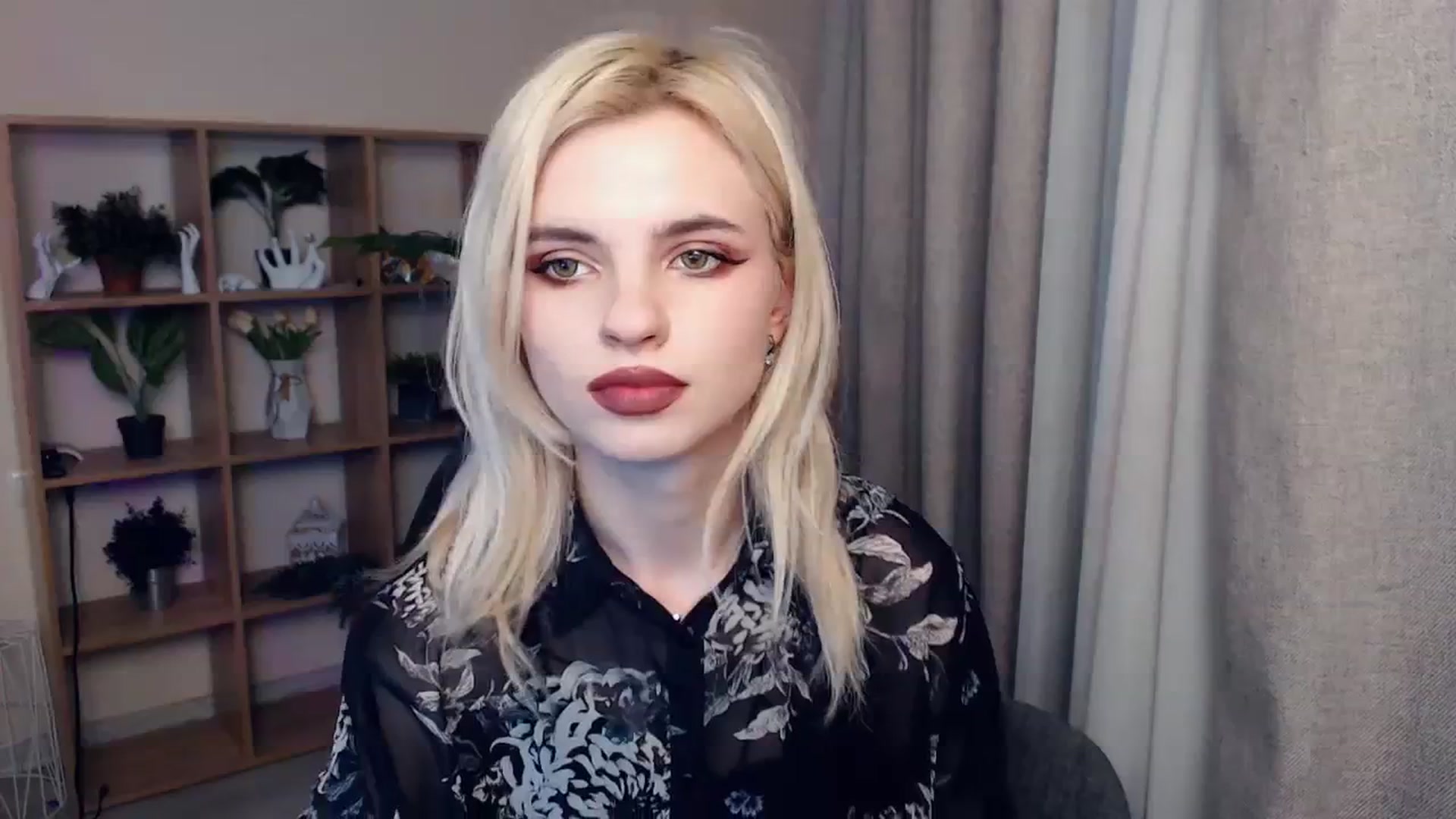 Gallery image thumbnail from Erineys's myfreecams stream on, 02/04/2024, 18:32 image 15 of 20