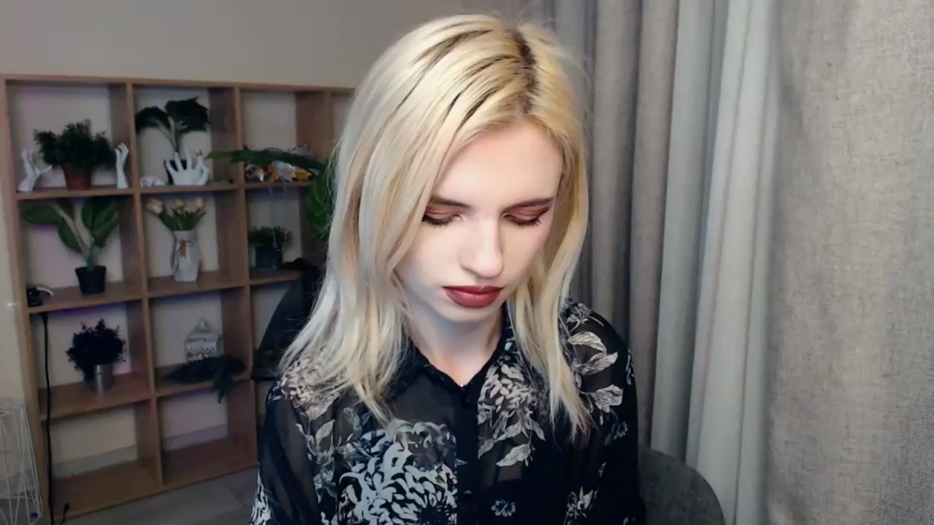 Gallery image thumbnail from Erineys's myfreecams stream on, 02/04/2024, 18:32 image 1 of 20