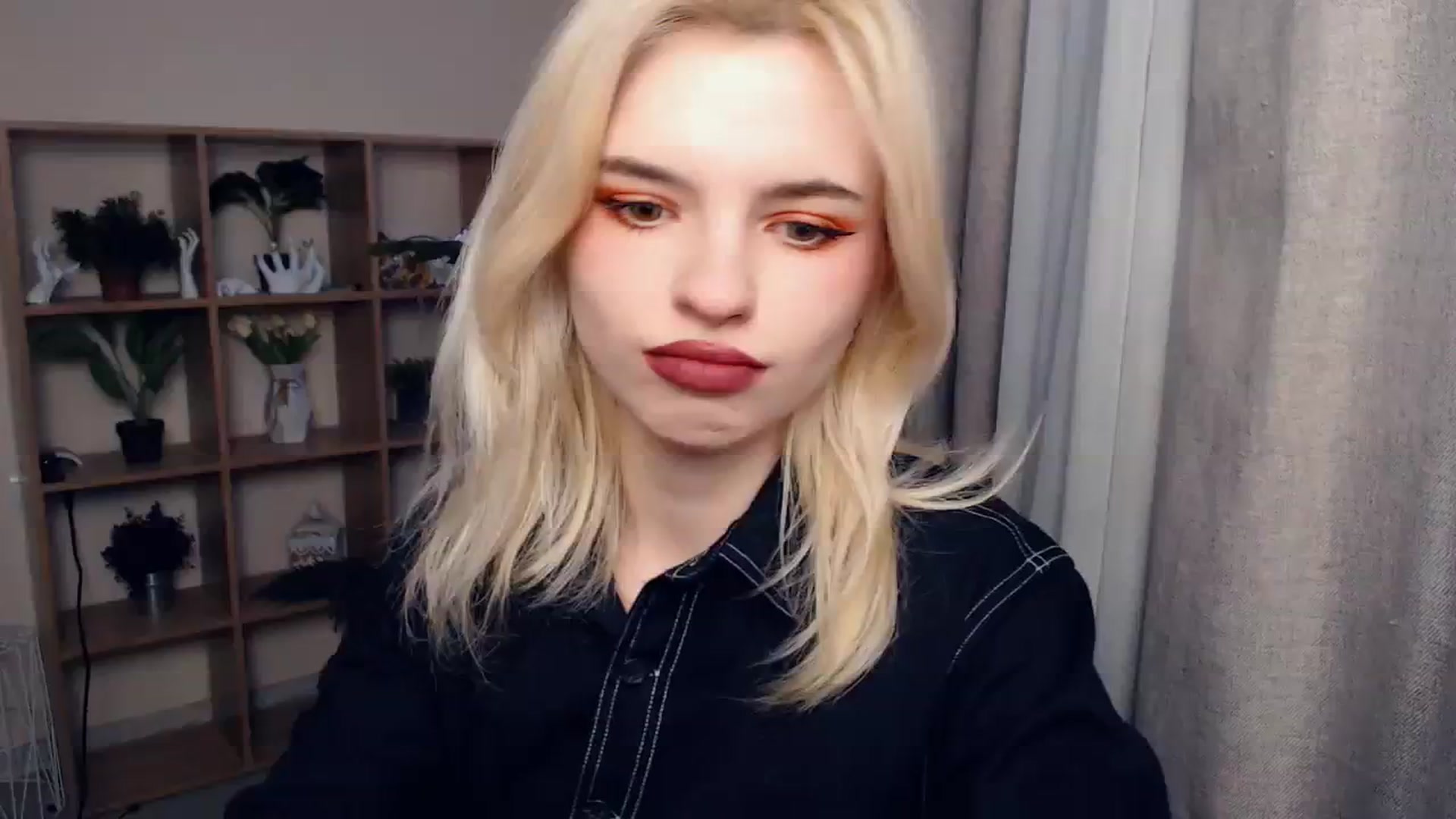 Gallery image thumbnail from Erineys's myfreecams stream on, 02/07/2024, 14:22 image 4 of 20