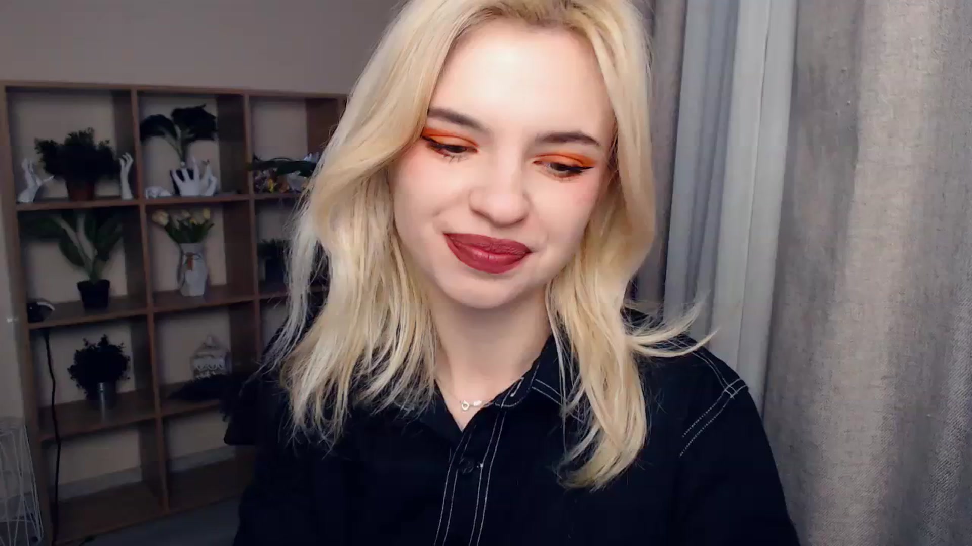 Gallery image thumbnail from Erineys's myfreecams stream on, 02/07/2024, 14:22 image 10 of 20