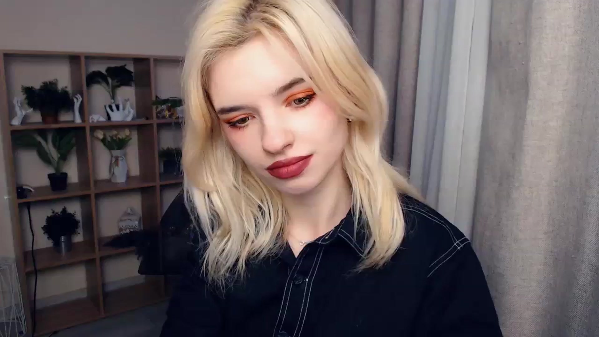 Gallery image thumbnail from Erineys's myfreecams stream on, 02/07/2024, 14:22 image 3 of 20
