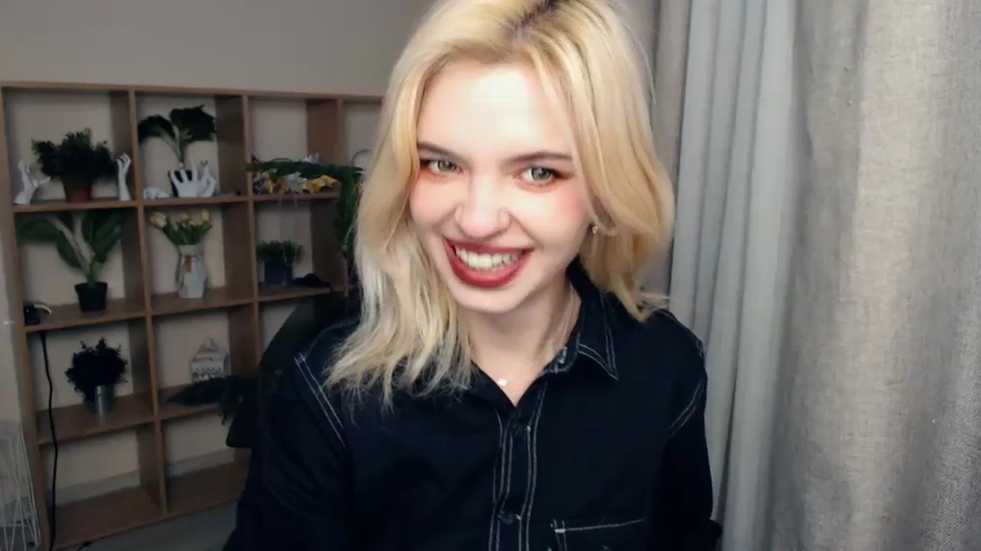 Gallery image thumbnail from Erineys's myfreecams stream on, 02/07/2024, 14:41 image 2 of 20