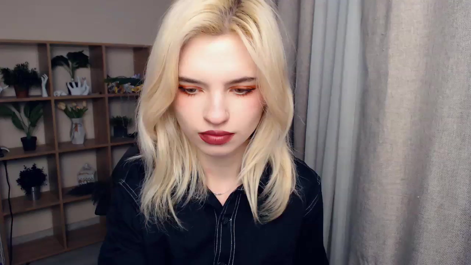 Gallery image thumbnail from Erineys's myfreecams stream on, 02/07/2024, 14:41 image 6 of 20