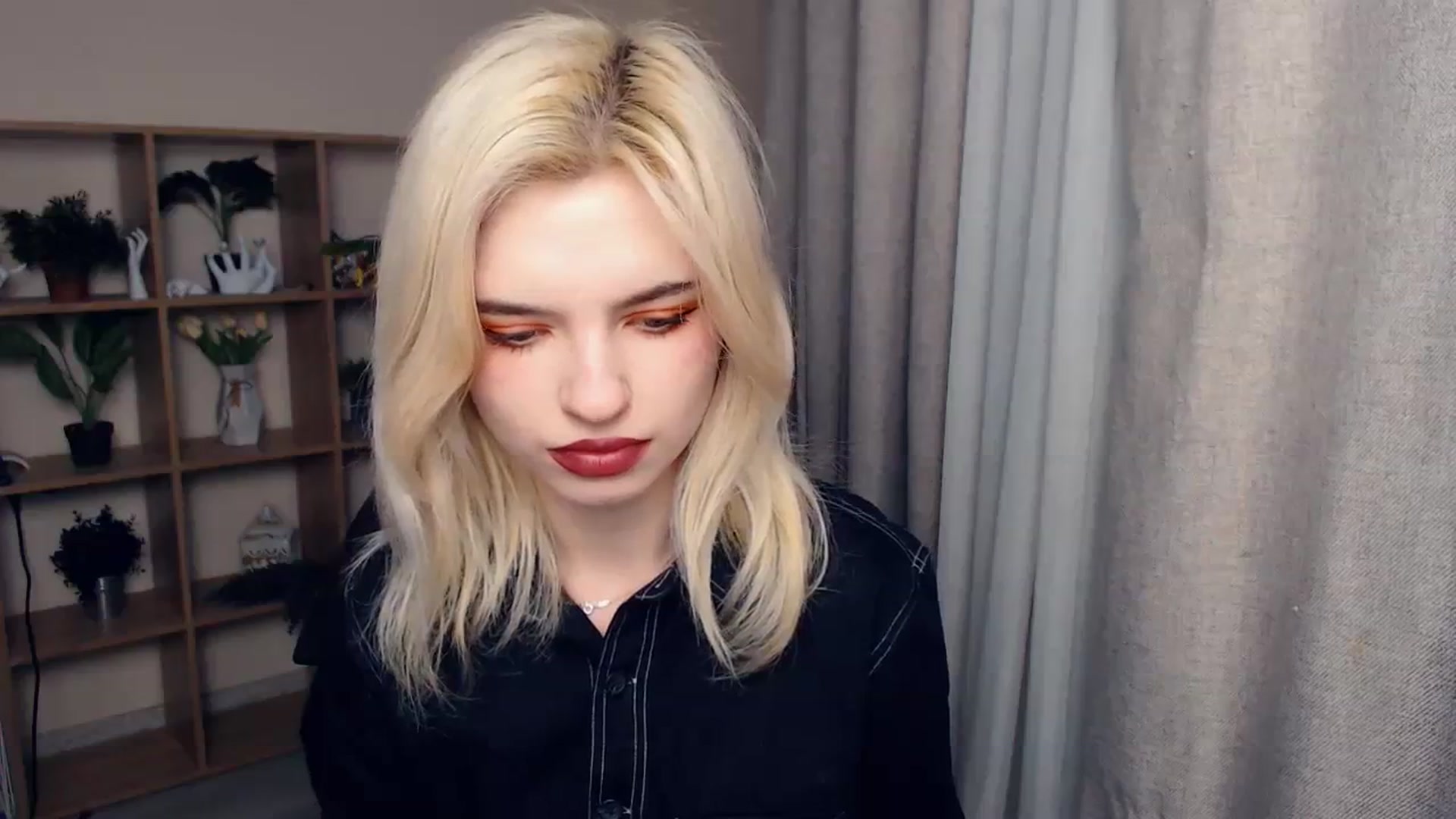 Gallery image thumbnail from Erineys's myfreecams stream on, 02/07/2024, 14:41 image 16 of 20