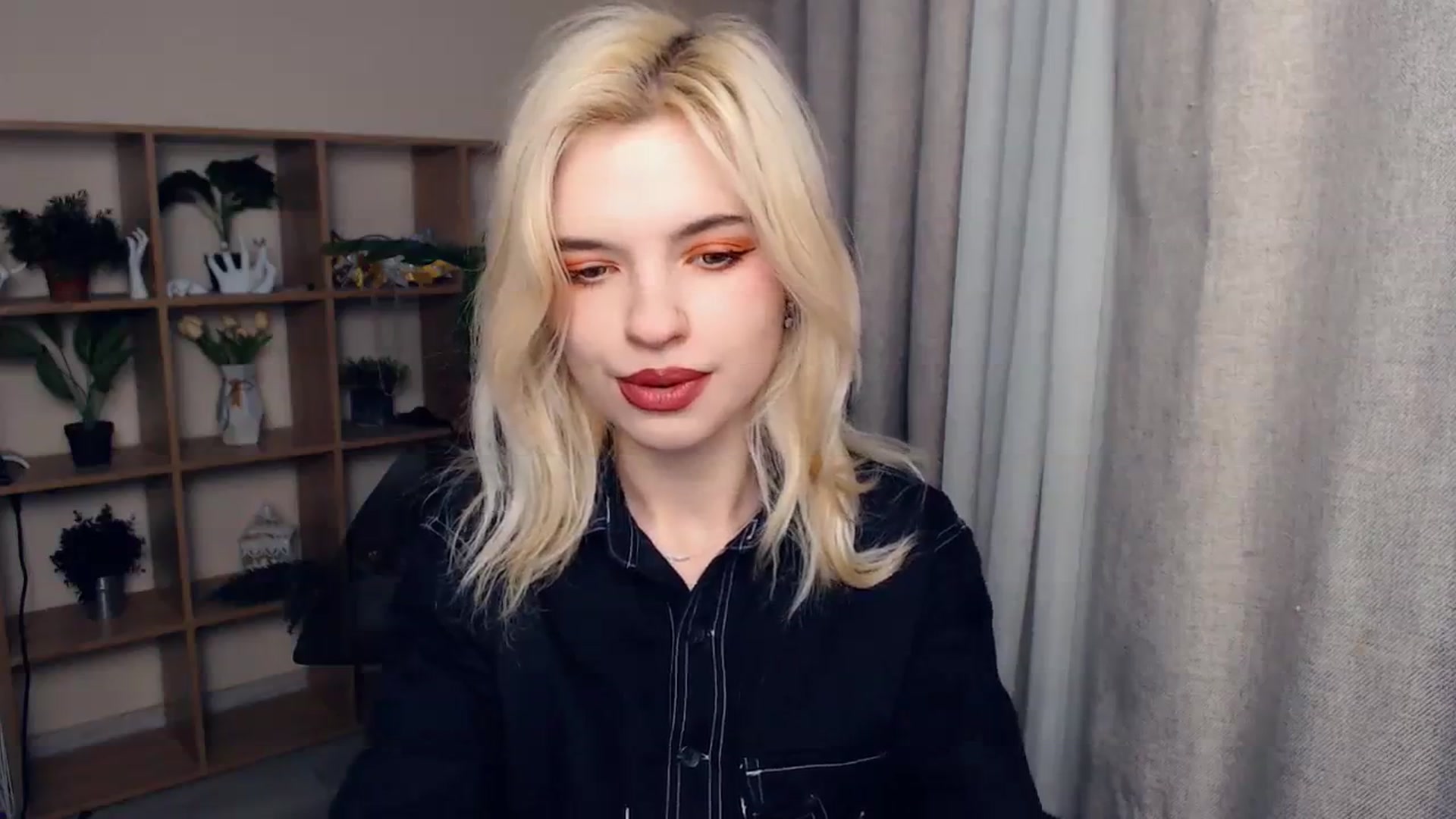 Gallery image thumbnail from Erineys's myfreecams stream on, 02/07/2024, 15:04 image 9 of 20