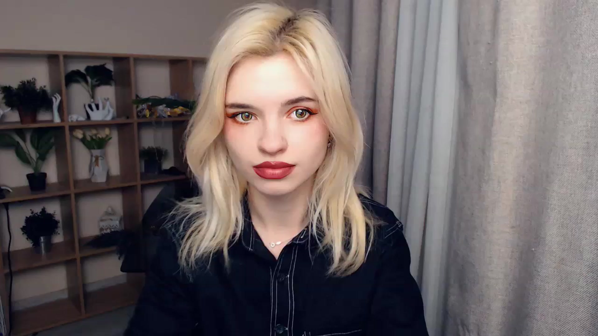 Gallery image thumbnail from Erineys's myfreecams stream on, 02/07/2024, 15:04 image 19 of 20