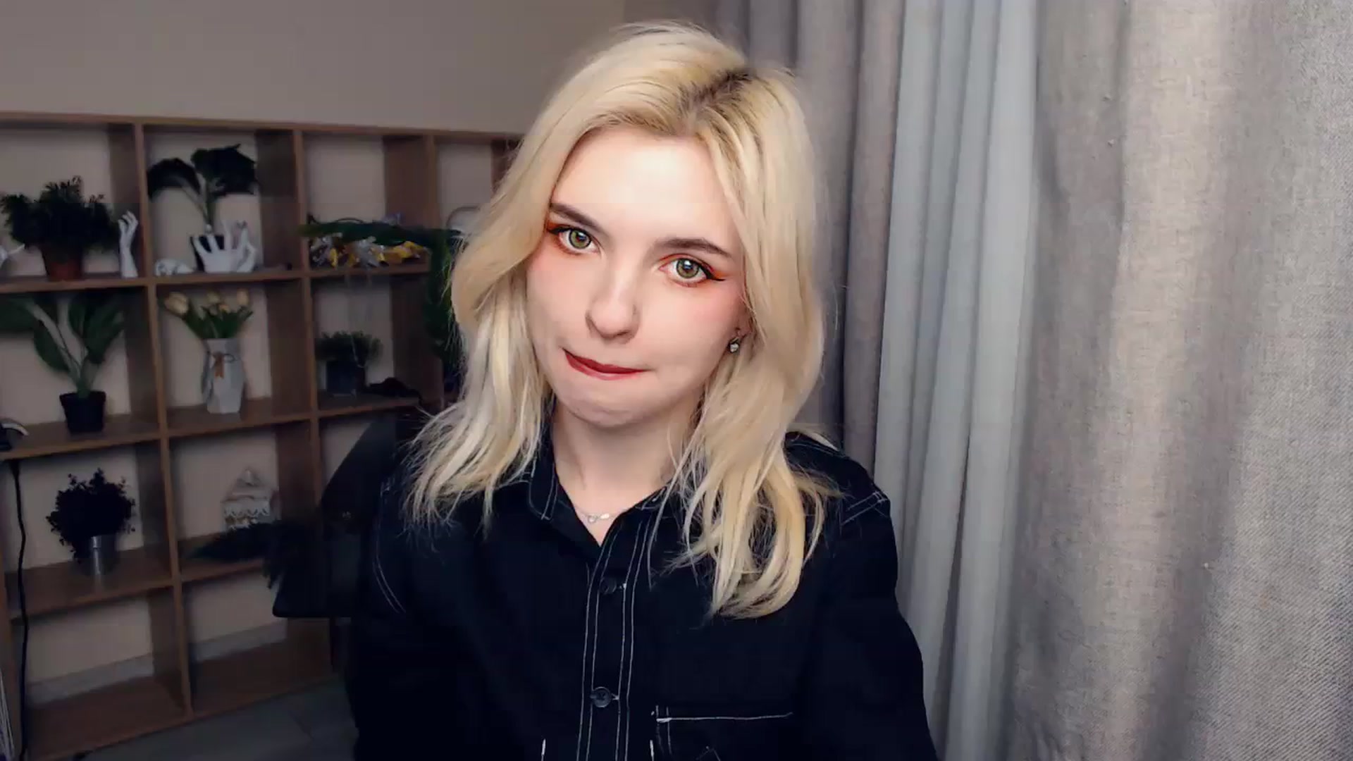 Gallery image thumbnail from Erineys's myfreecams stream on, 02/07/2024, 15:04 image 18 of 20