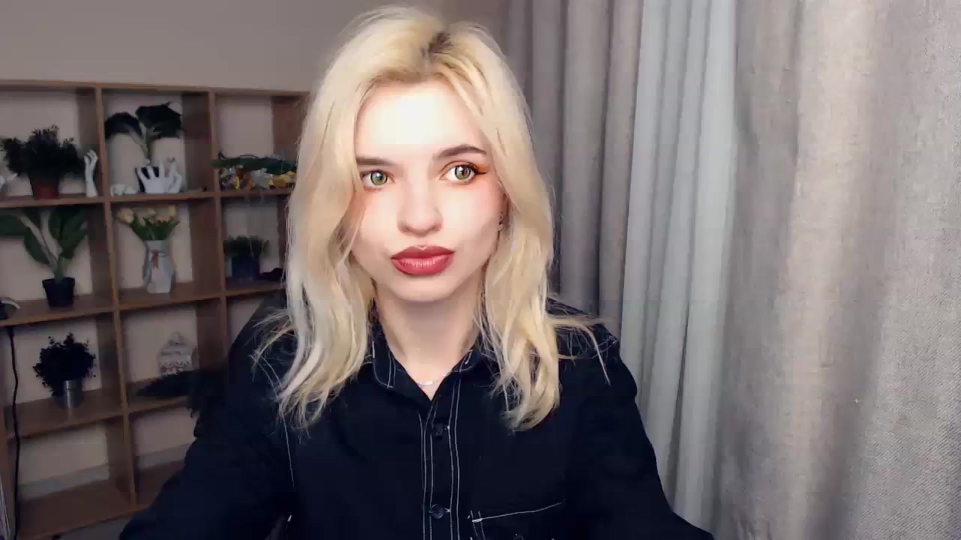 Gallery image thumbnail from Erineys's myfreecams stream on, 02/07/2024, 15:04 image 13 of 20