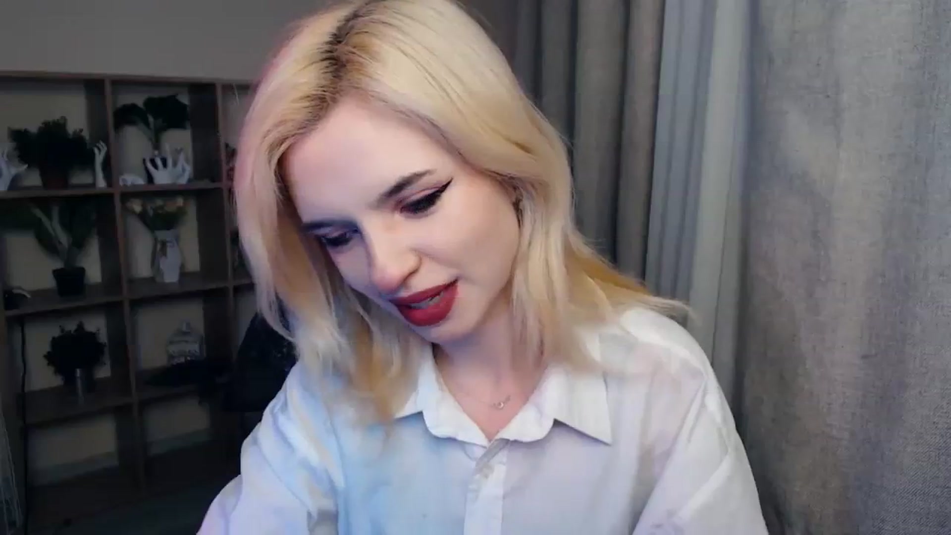 Gallery image thumbnail from Erineys's myfreecams stream on, 02/08/2024, 14:20 image 2 of 20