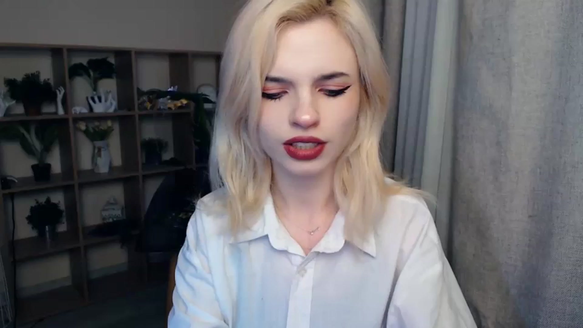 Gallery image thumbnail from Erineys's myfreecams stream on, 02/08/2024, 14:20 image 16 of 20