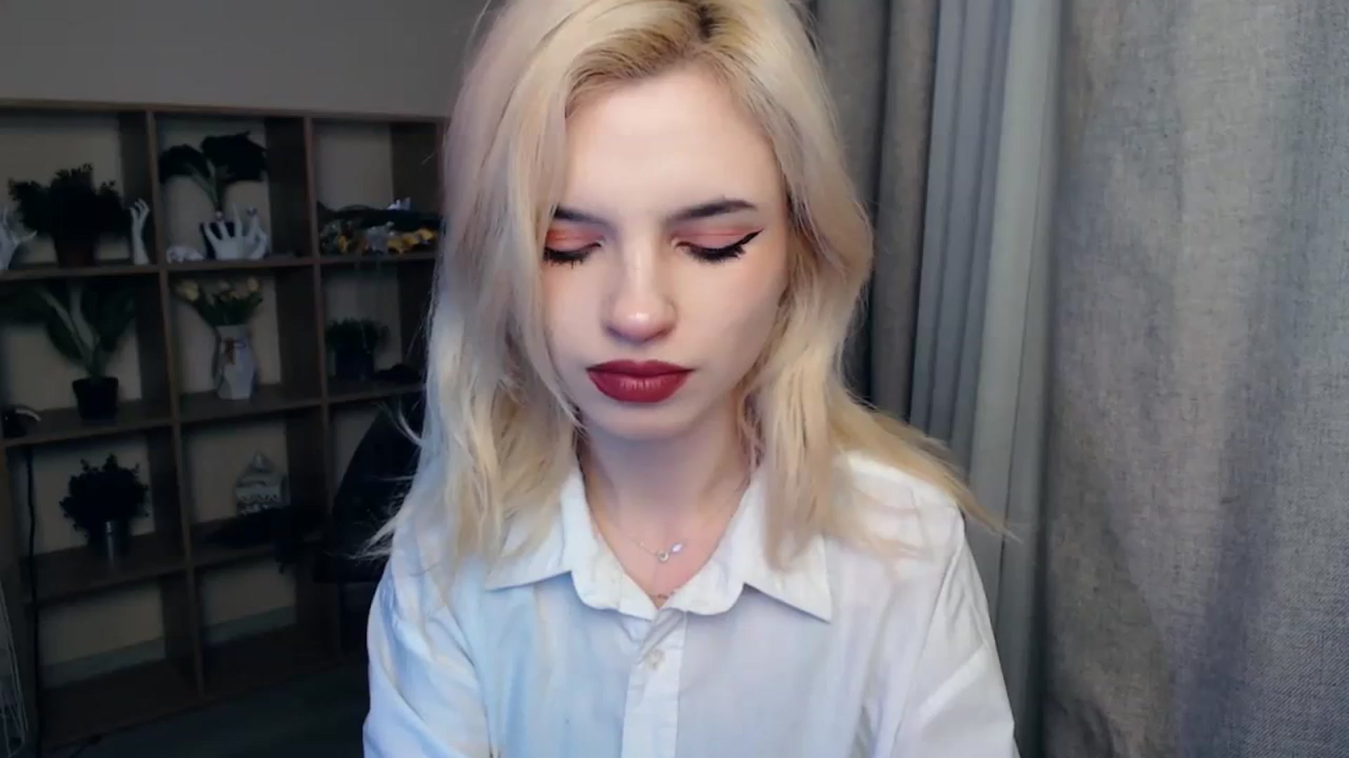 Gallery image thumbnail from Erineys's myfreecams stream on, 02/08/2024, 14:20 image 19 of 20