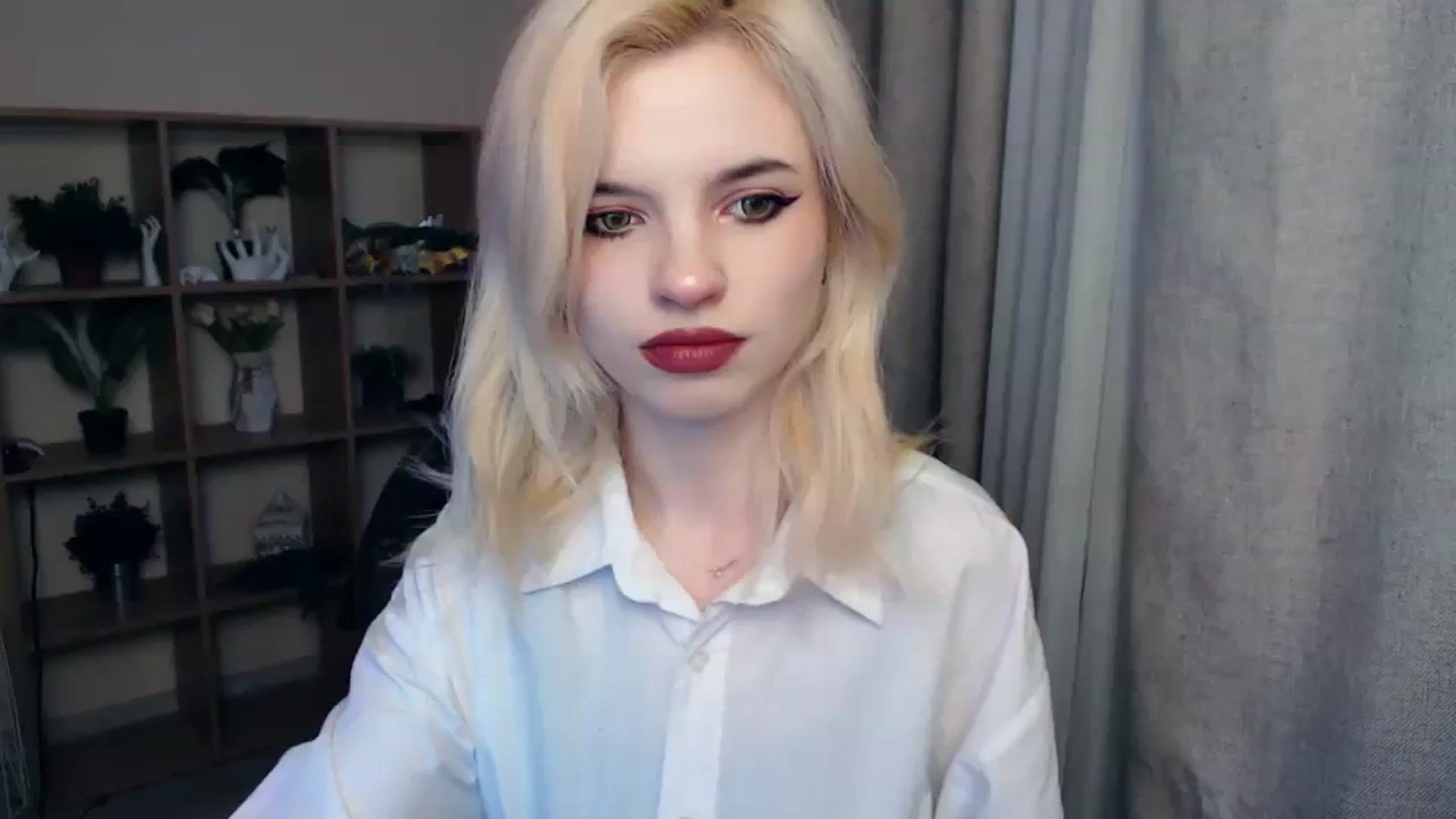 Gallery image thumbnail from Erineys's myfreecams stream on, 02/08/2024, 14:20 image 17 of 20