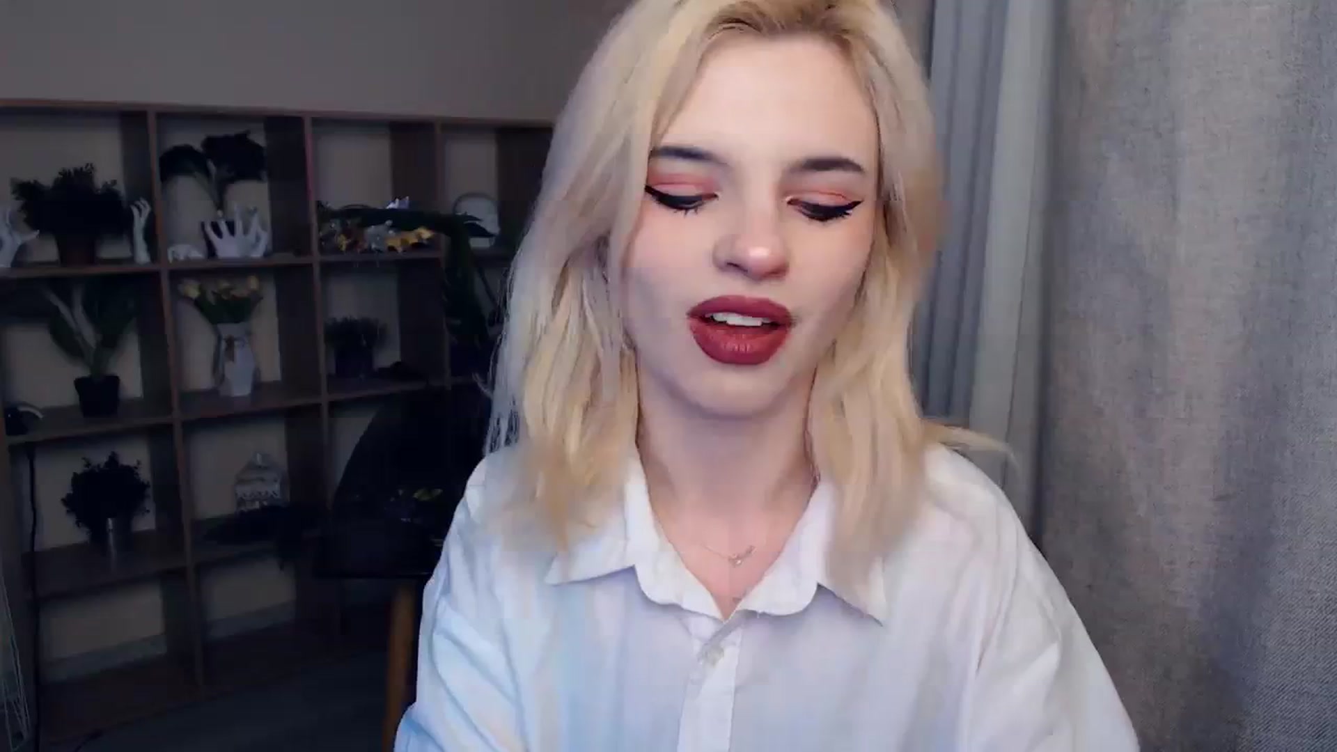 Gallery image thumbnail from Erineys's myfreecams stream on, 02/08/2024, 14:20 image 12 of 20