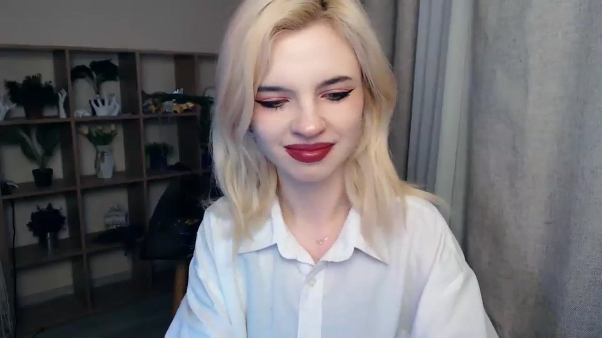 Gallery image thumbnail from Erineys's myfreecams stream on, 02/08/2024, 14:20 image 15 of 20
