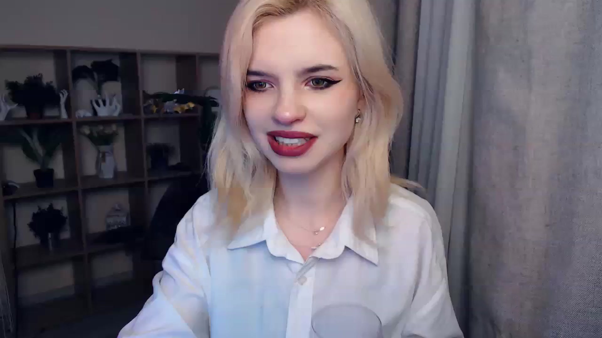 Gallery image thumbnail from Erineys's myfreecams stream on, 02/08/2024, 14:20 image 10 of 20