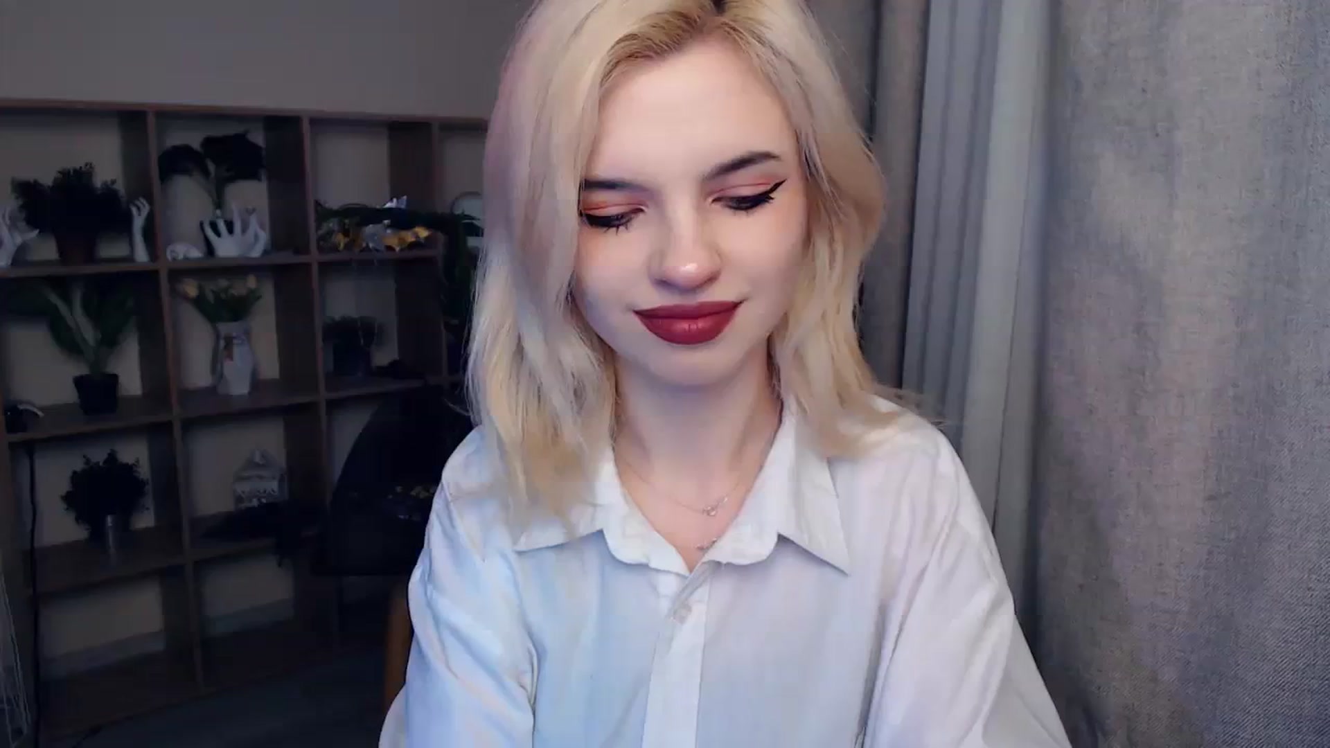 Gallery image thumbnail from Erineys's myfreecams stream on, 02/08/2024, 14:20 image 7 of 20