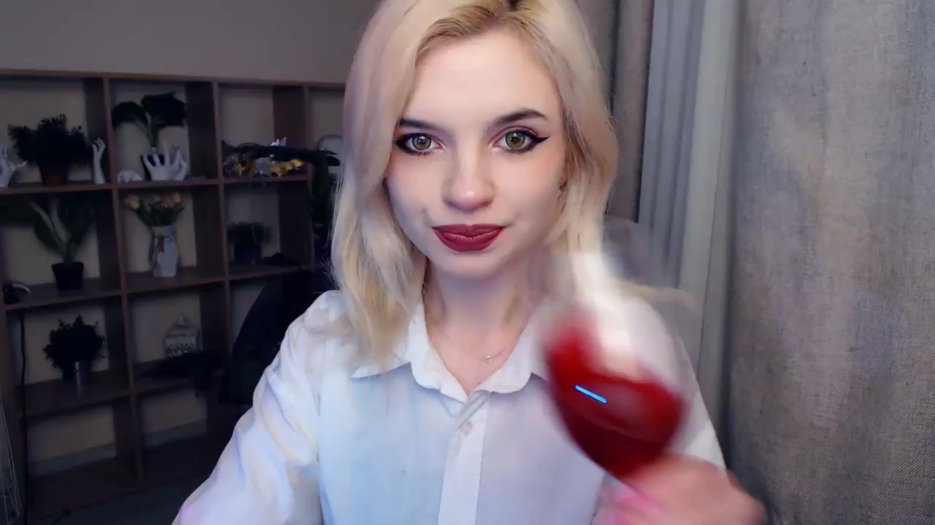 Gallery image thumbnail from Erineys's myfreecams stream on, 02/08/2024, 14:20 image 4 of 20