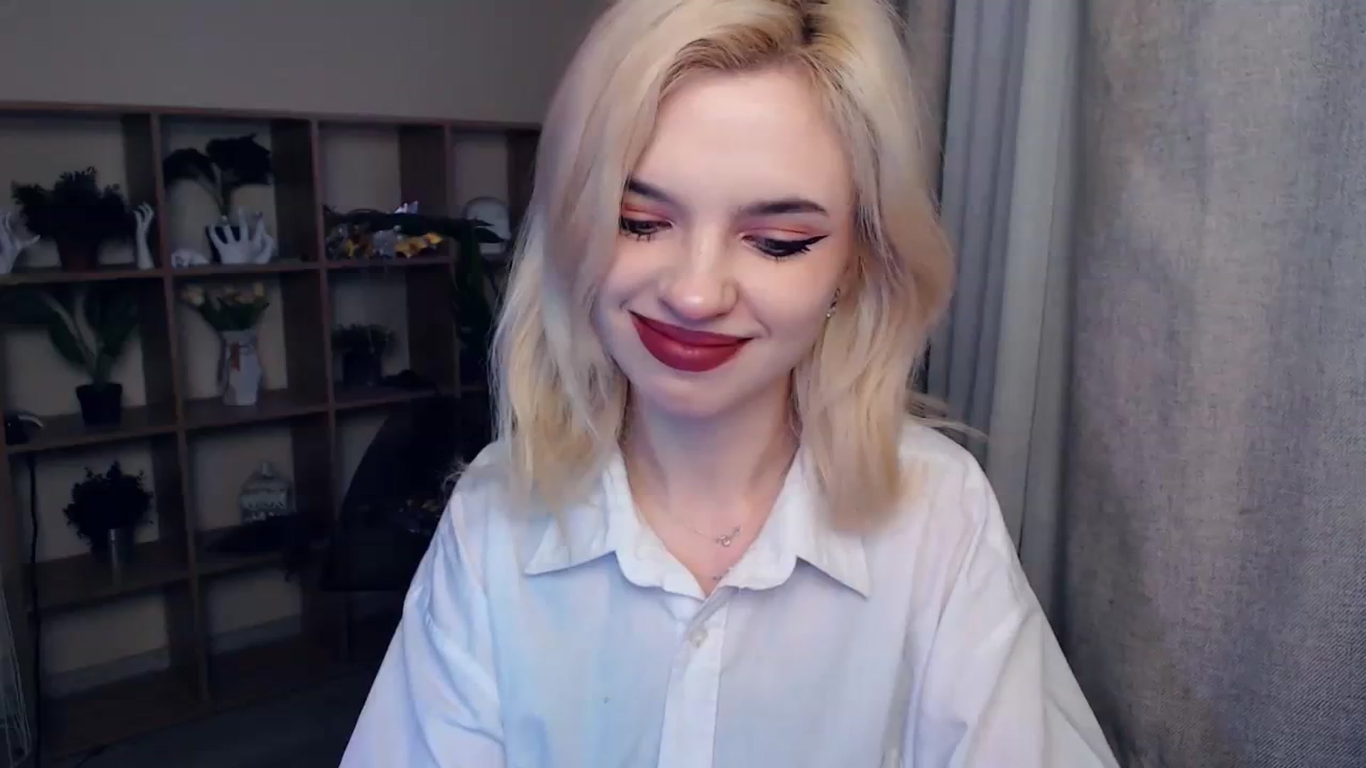 Gallery image thumbnail from Erineys's myfreecams stream on, 02/08/2024, 14:20 image 8 of 20