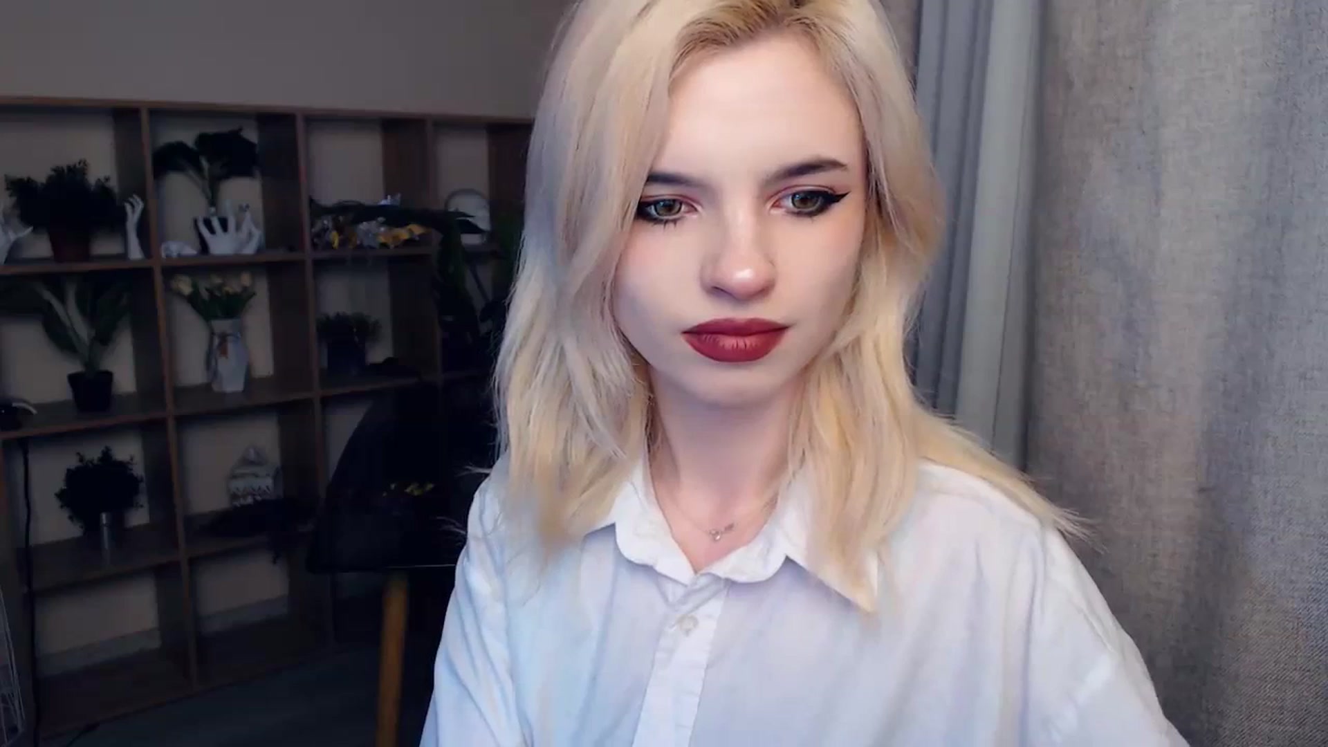 Gallery image thumbnail from Erineys's myfreecams stream on, 02/08/2024, 14:31 image 14 of 20